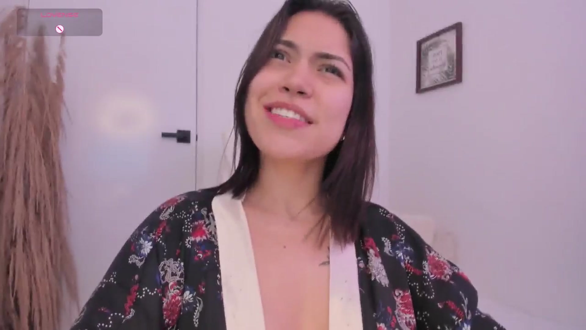 Gallery image thumbnail from angel_sweet9's myfreecams stream on, 12/04/2024, 21:46 image 13 of 20