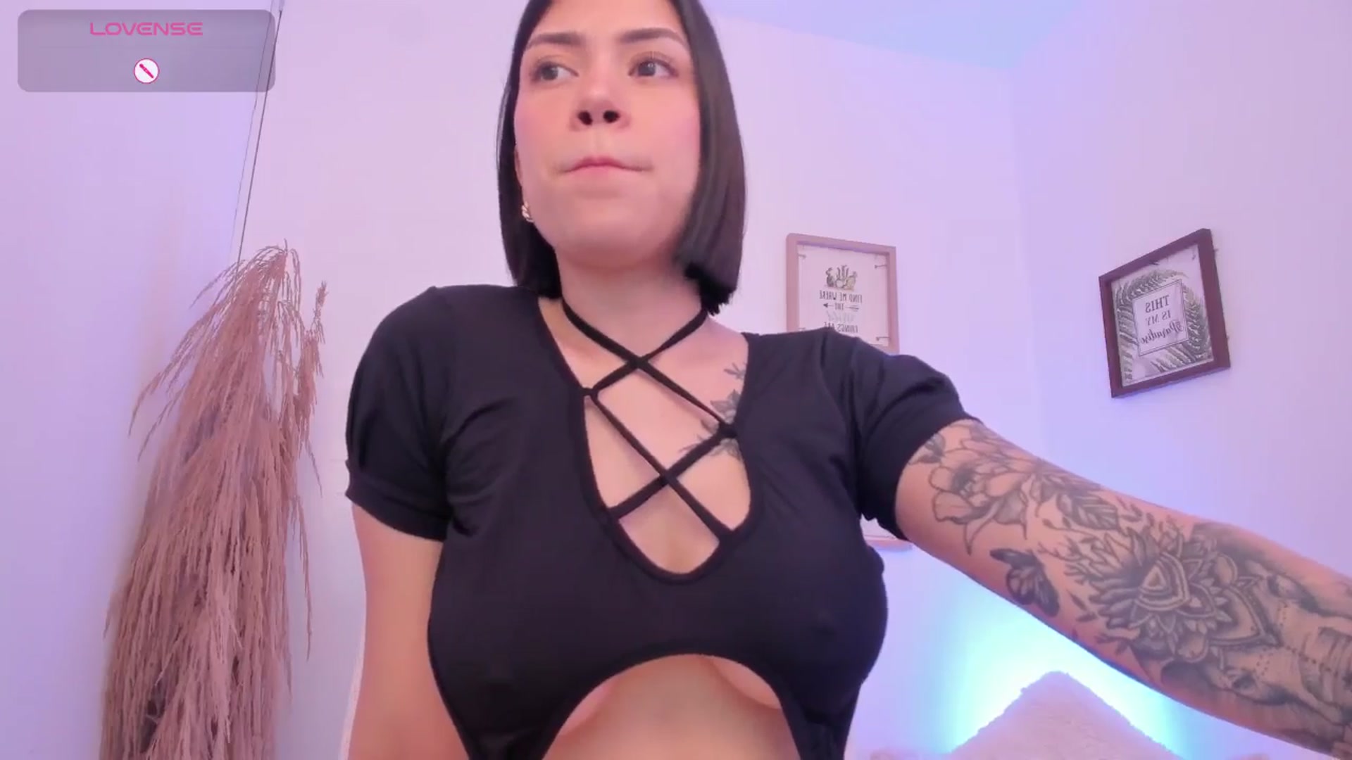 Gallery image thumbnail from angel_sweet9's myfreecams stream on, 12/14/2024, 17:34 image 9 of 20