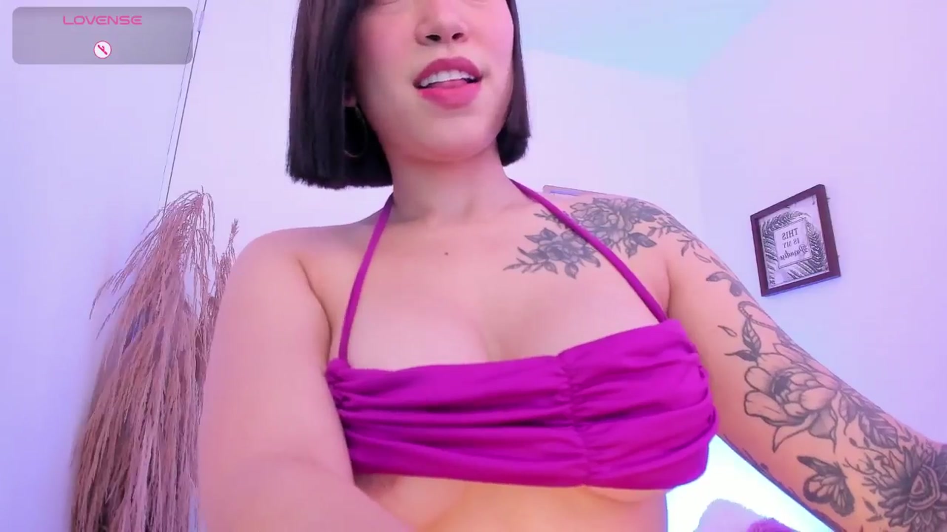 Gallery image thumbnail from angel_sweet9's myfreecams stream on, 12/20/2024, 18:04 image 16 of 20