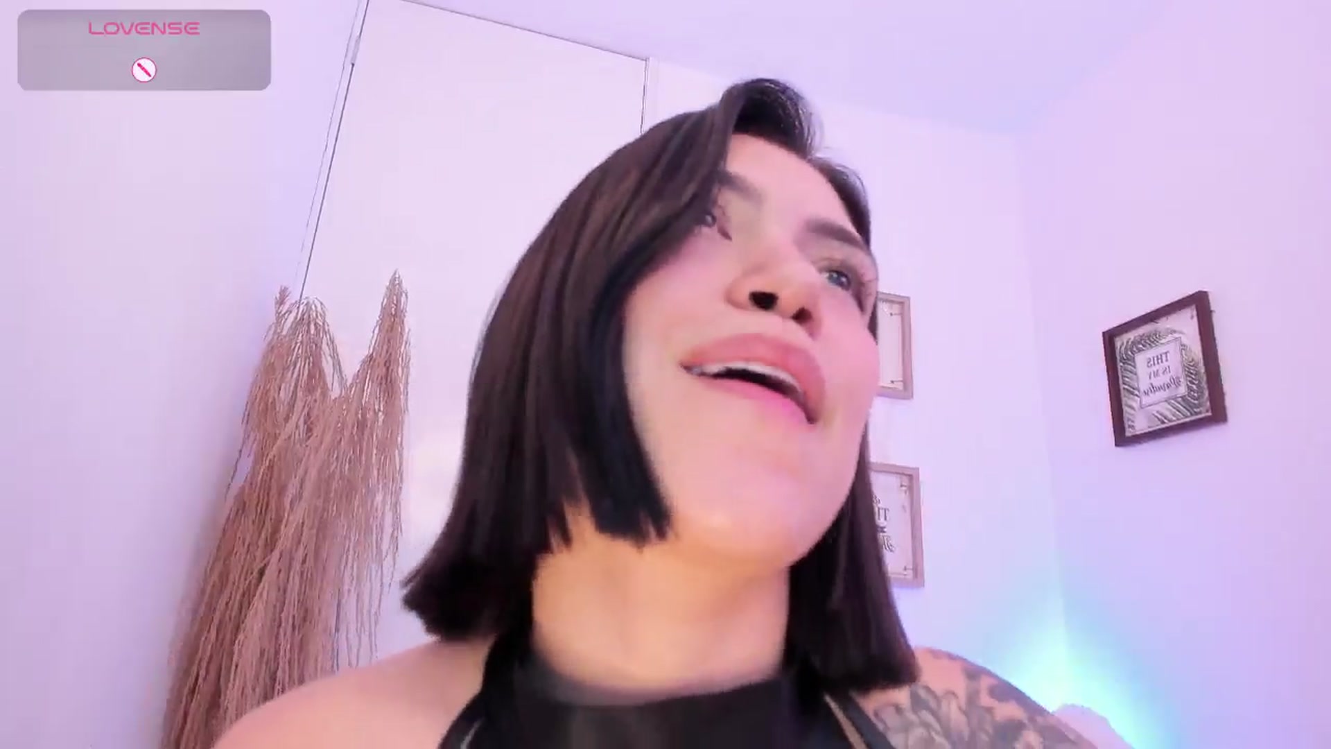 Gallery image thumbnail from angel_sweet9's myfreecams stream on, 12/23/2024, 18:45 image 5 of 20