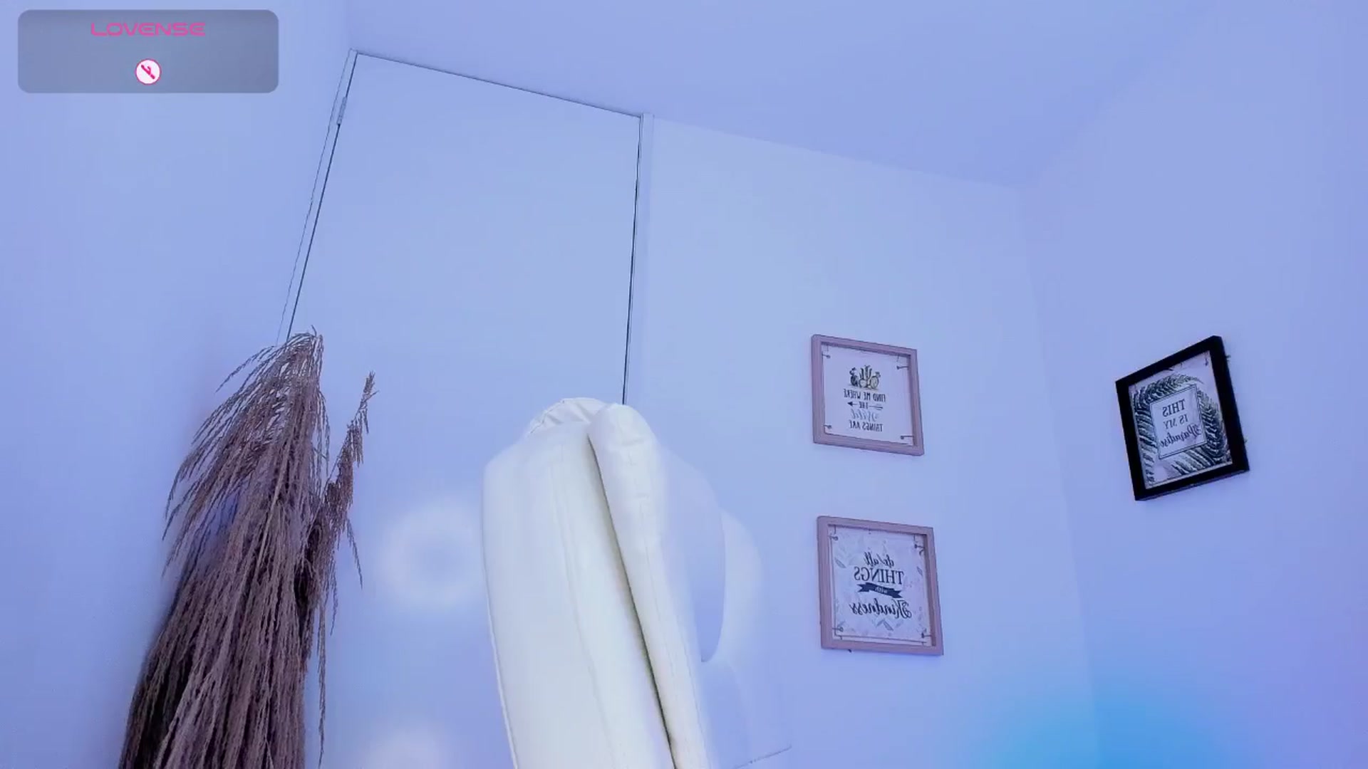 Gallery image thumbnail from angel_sweet9's myfreecams stream on, 12/26/2024, 03:24 image 16 of 20
