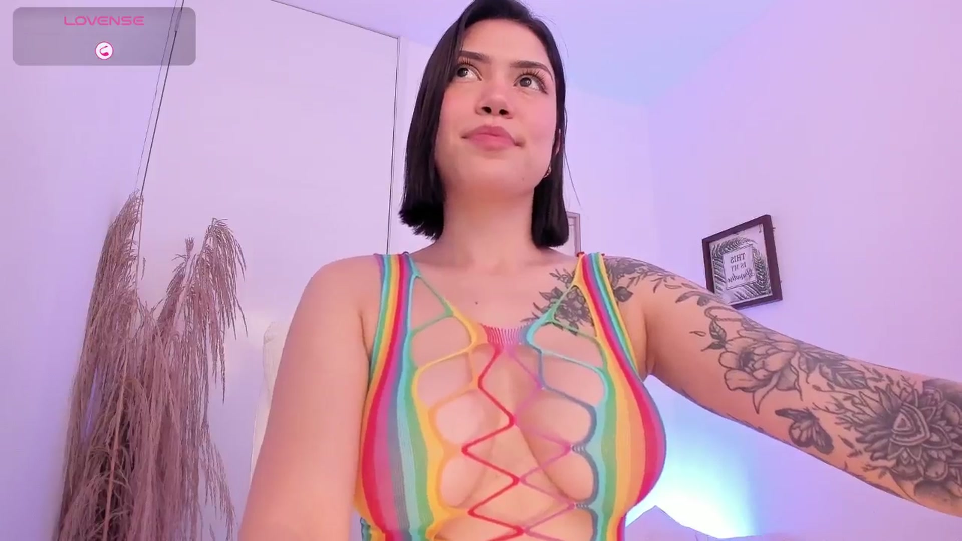 Gallery image thumbnail from angel_sweet9's myfreecams stream on, 01/07/2025, 21:37 image 10 of 20