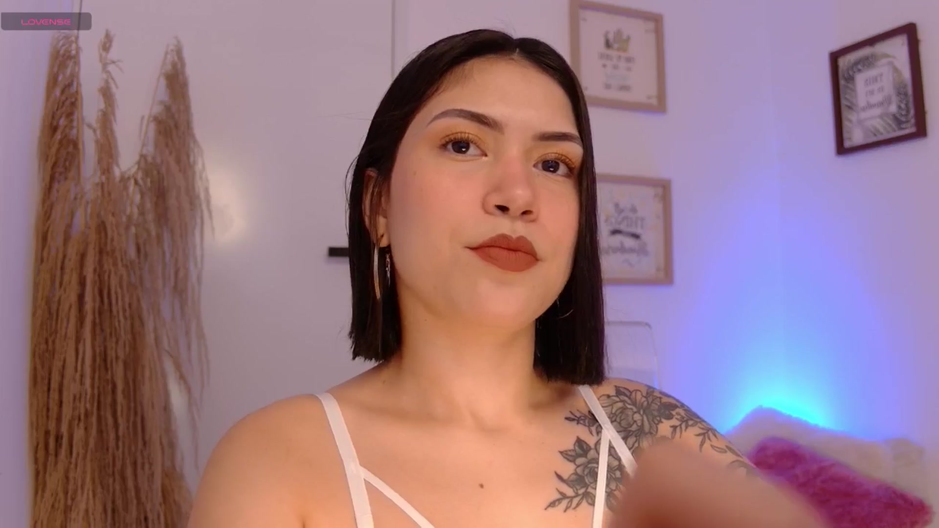 Gallery image thumbnail from angel_sweet9's myfreecams stream on, 01/22/2025, 14:45 image 4 of 20
