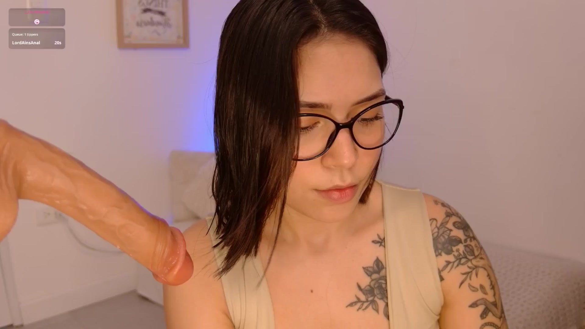 Gallery image thumbnail from angel_sweet9's myfreecams stream on, 02/04/2025, 15:51 image 9 of 20
