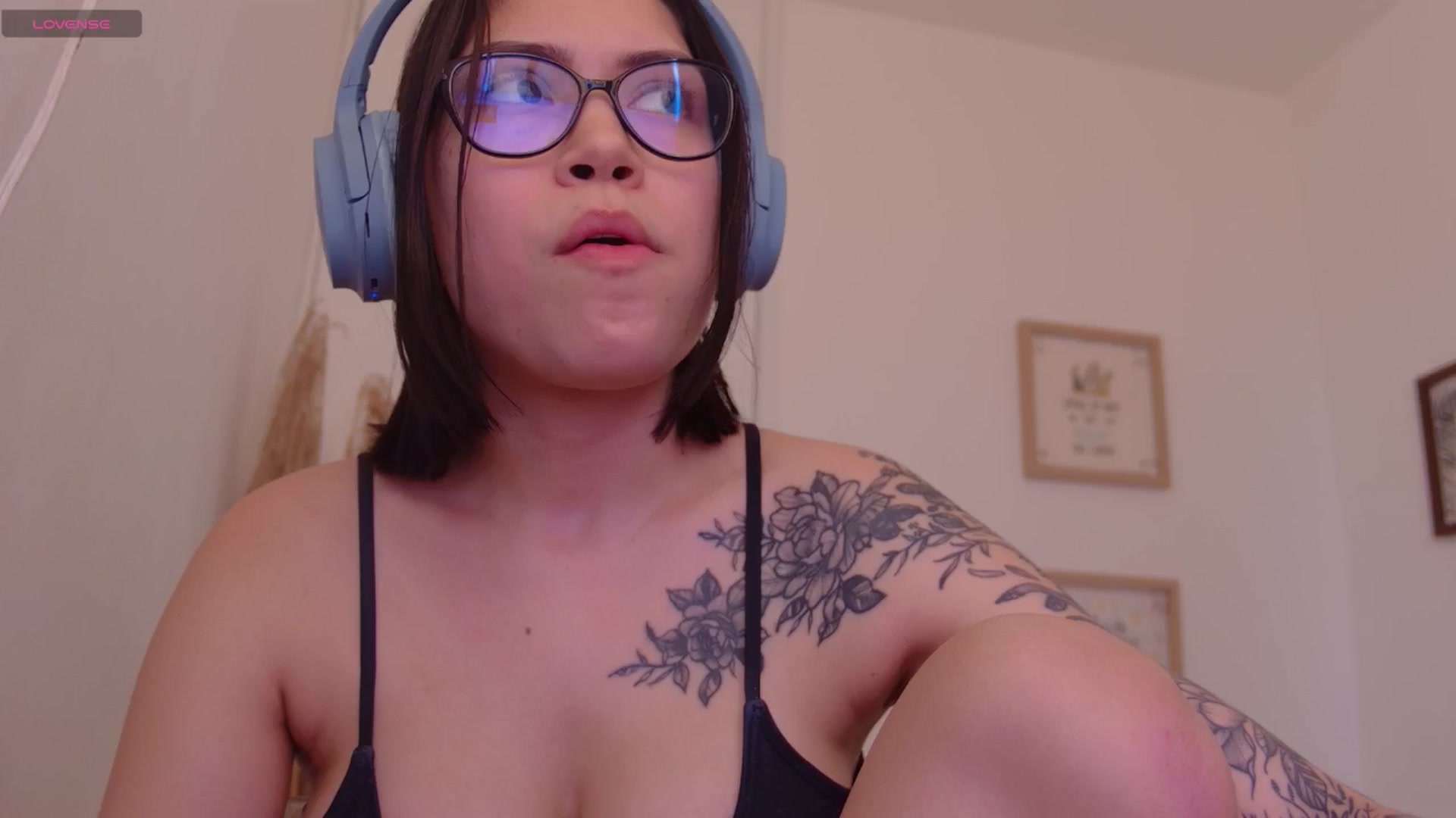 Gallery image thumbnail from angel_sweet9's myfreecams stream on, 02/08/2025, 18:25 image 6 of 20