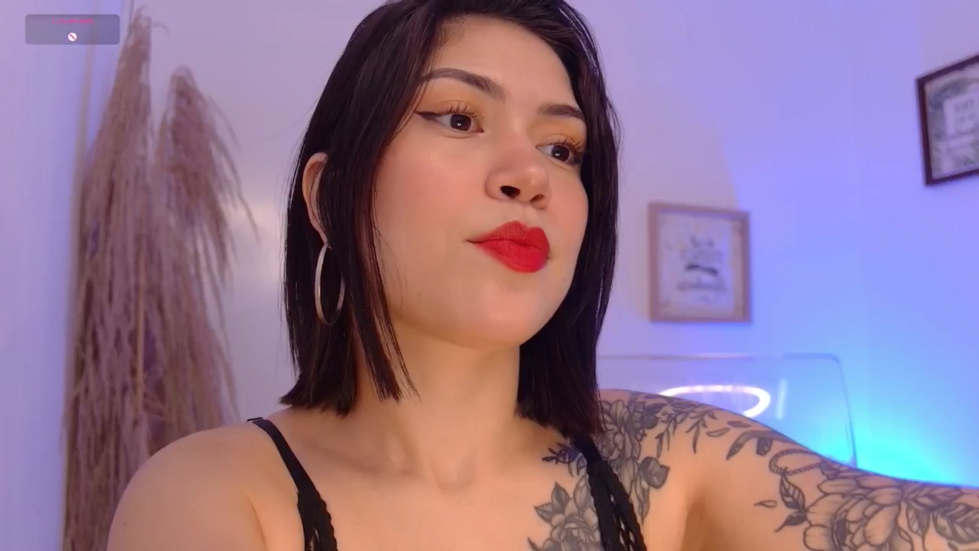 Gallery image thumbnail from angel_sweet9's myfreecams stream on, 02/26/2025, 14:39 image 3 of 20