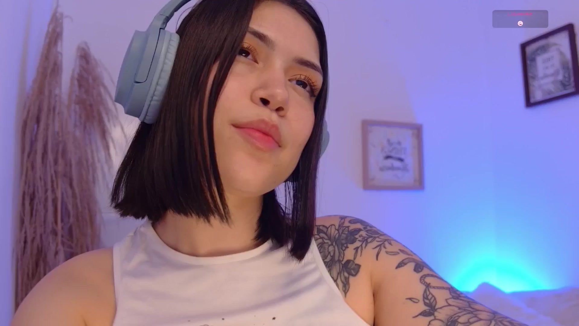 Gallery image thumbnail from angel_sweet9's myfreecams stream on, 03/01/2025, 20:27 image 11 of 20