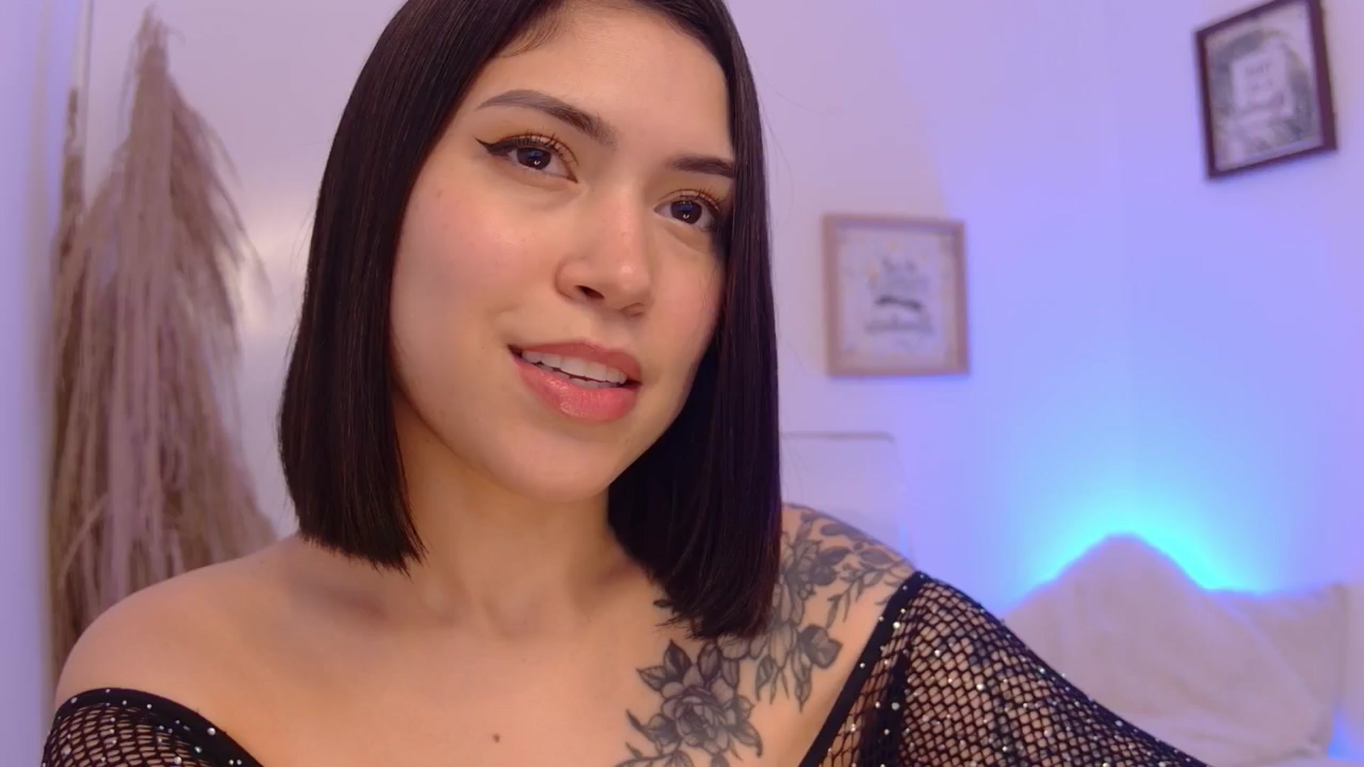 Gallery image thumbnail from angel_sweet9's myfreecams stream on, 03/08/2025, 18:38 image 14 of 20