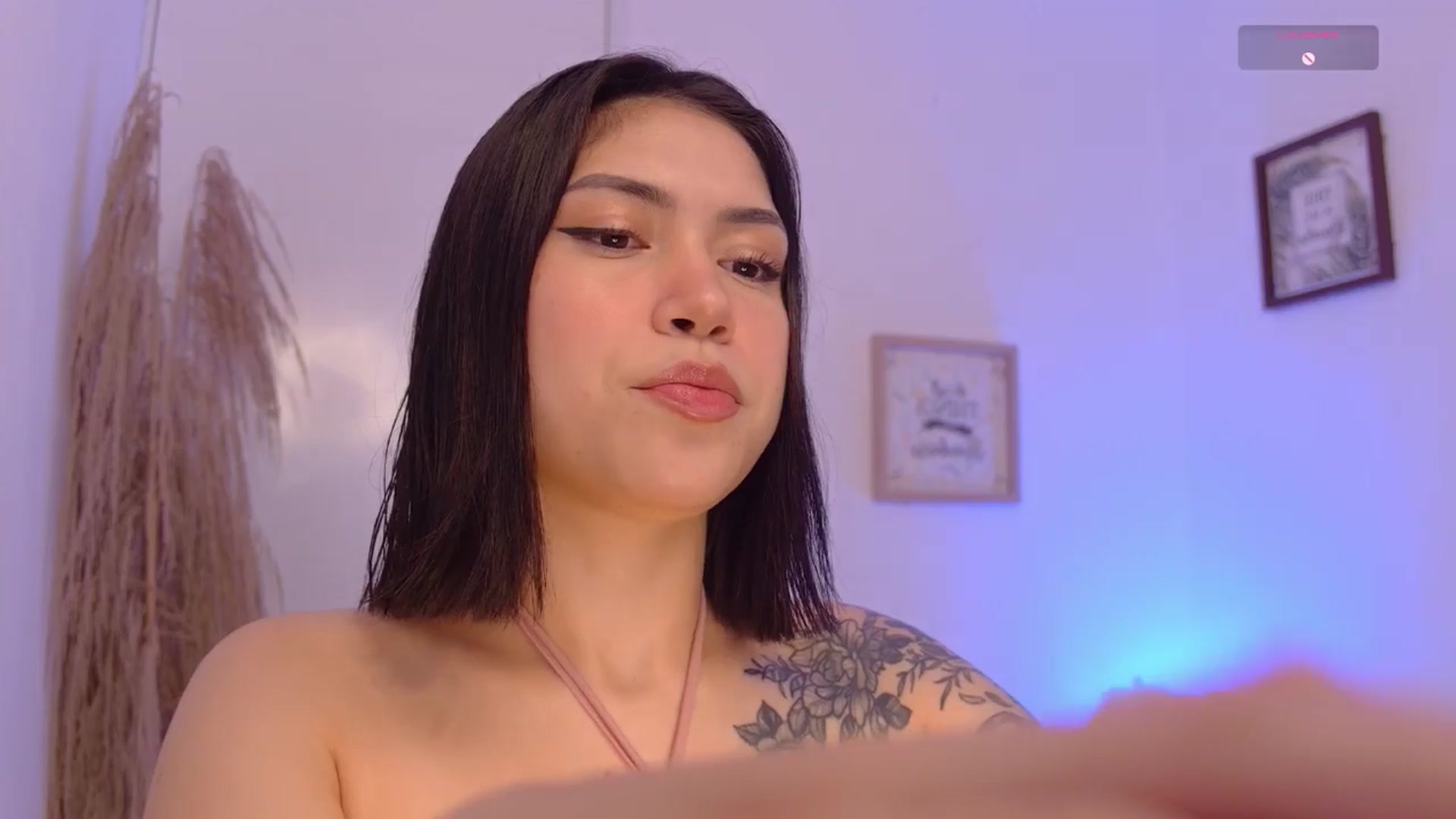 Gallery image thumbnail from angel_sweet9's myfreecams stream on, 03/10/2025, 14:54 image 10 of 20