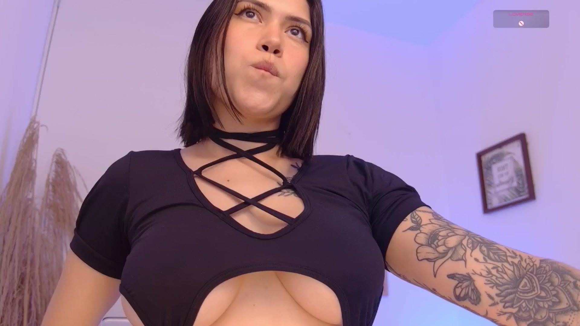 Gallery image thumbnail from angel_sweet9's myfreecams stream on, 03/12/2025, 16:28 image 14 of 20