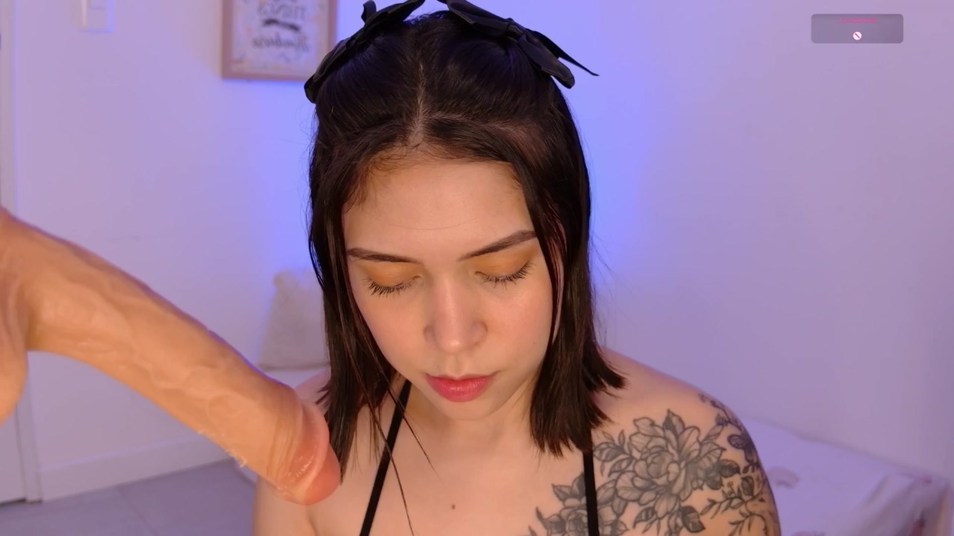 Gallery image thumbnail from angel_sweet9's myfreecams stream on, 04/02/2025, 16:07 image 10 of 20