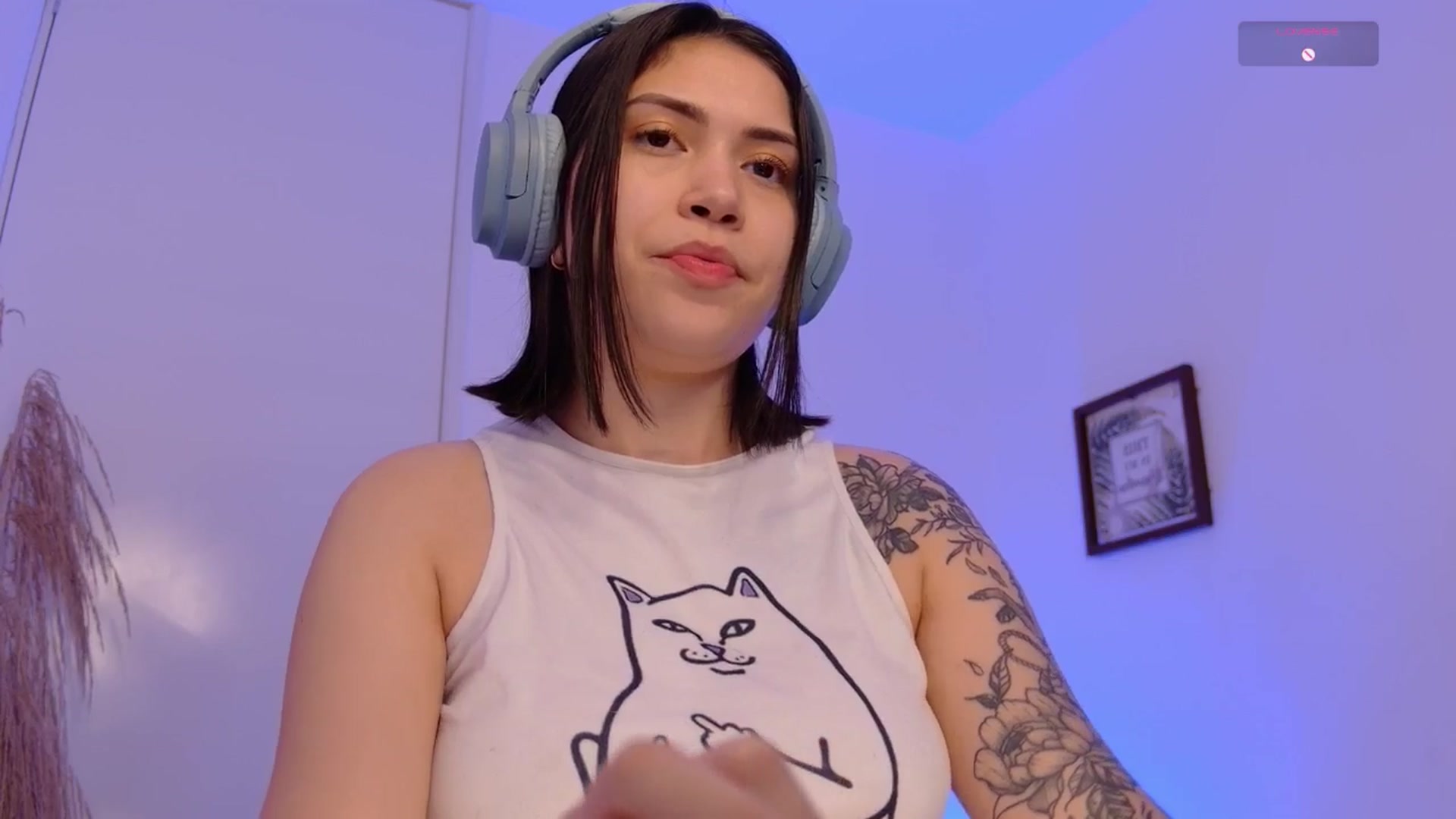 Gallery image thumbnail from angel_sweet9's myfreecams stream on, 04/02/2025, 23:49 image 4 of 20