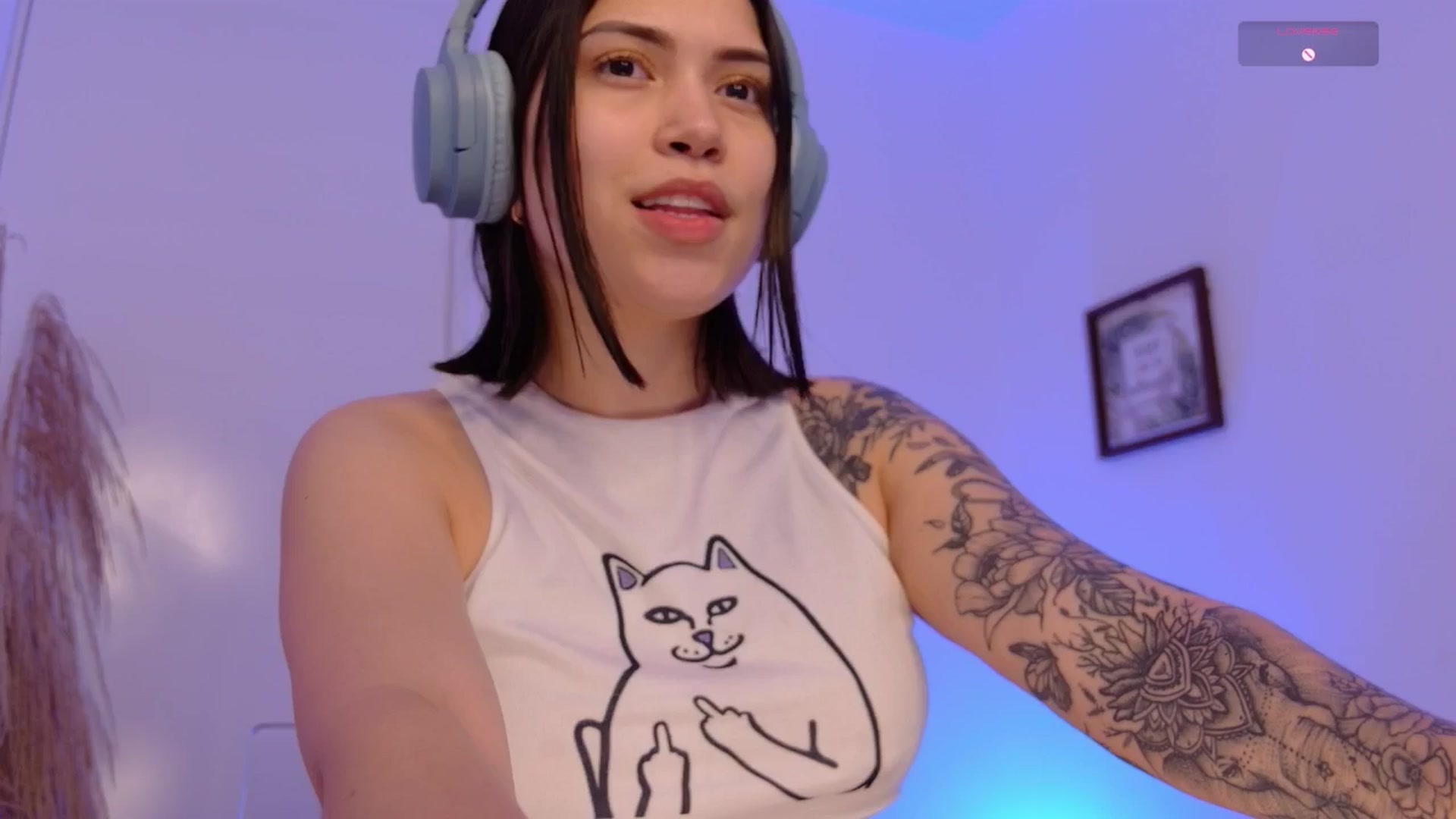 Gallery image thumbnail from angel_sweet9's myfreecams stream on, 04/02/2025, 23:49 image 1 of 20