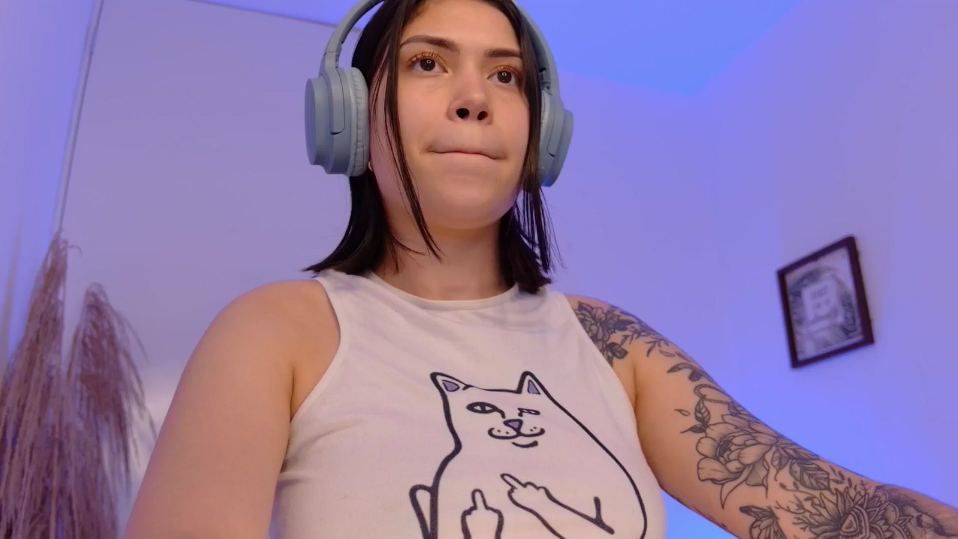 Gallery image thumbnail from angel_sweet9's myfreecams stream on, 04/03/2025, 24:22 image 2 of 20