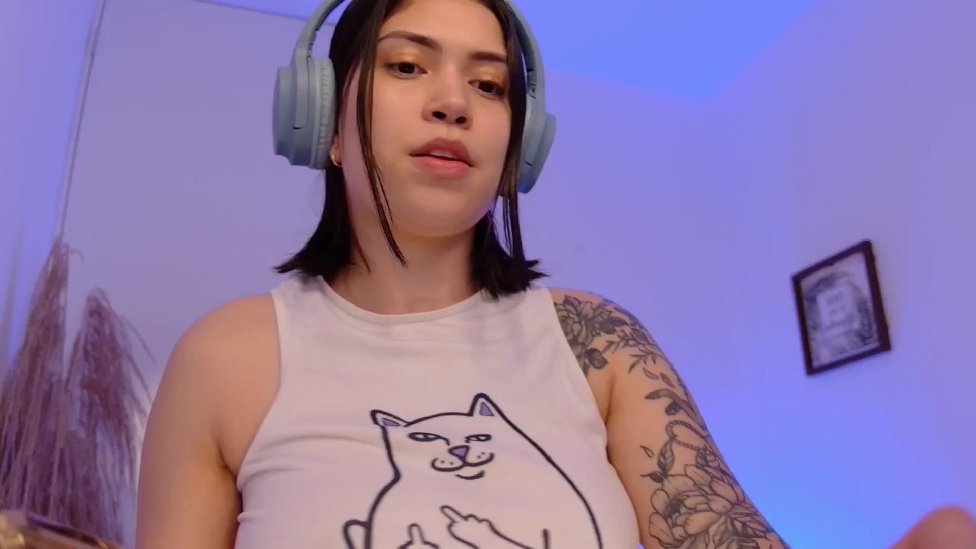 Gallery image thumbnail from angel_sweet9's myfreecams stream on, 04/03/2025, 24:22 image 3 of 20