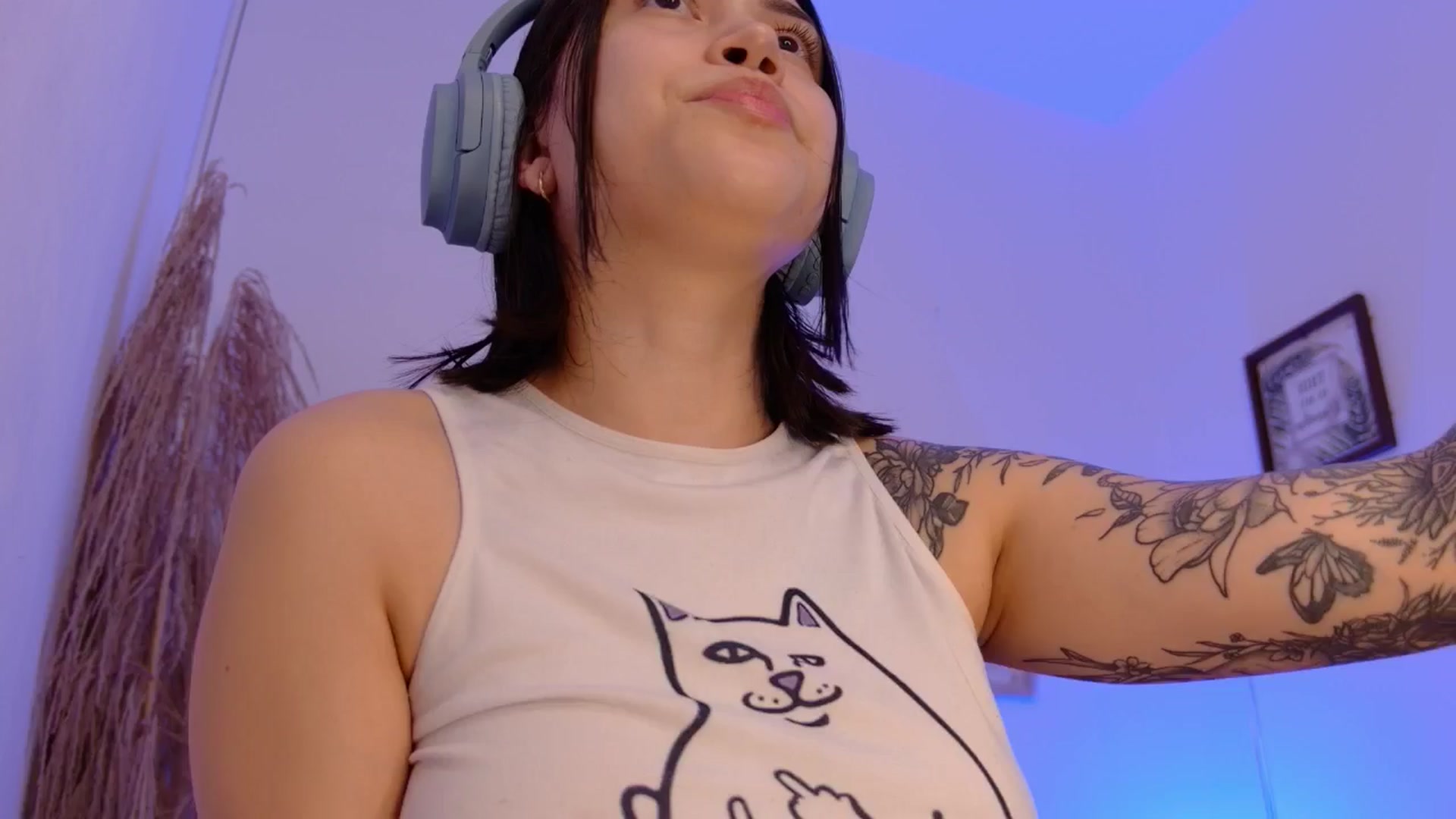 Gallery image thumbnail from angel_sweet9's myfreecams stream on, 04/03/2025, 24:22 image 20 of 20