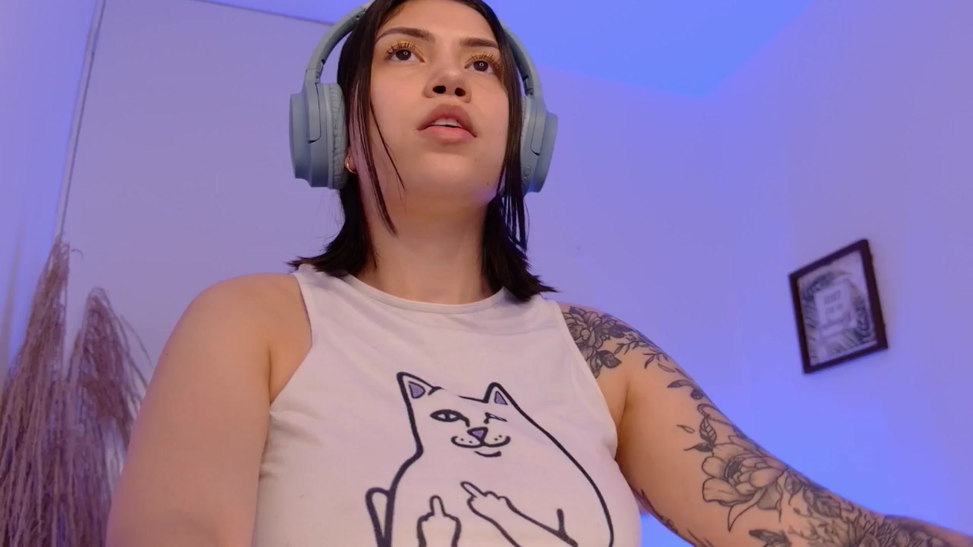 Gallery image thumbnail from angel_sweet9's myfreecams stream on, 04/03/2025, 24:22 image 4 of 20
