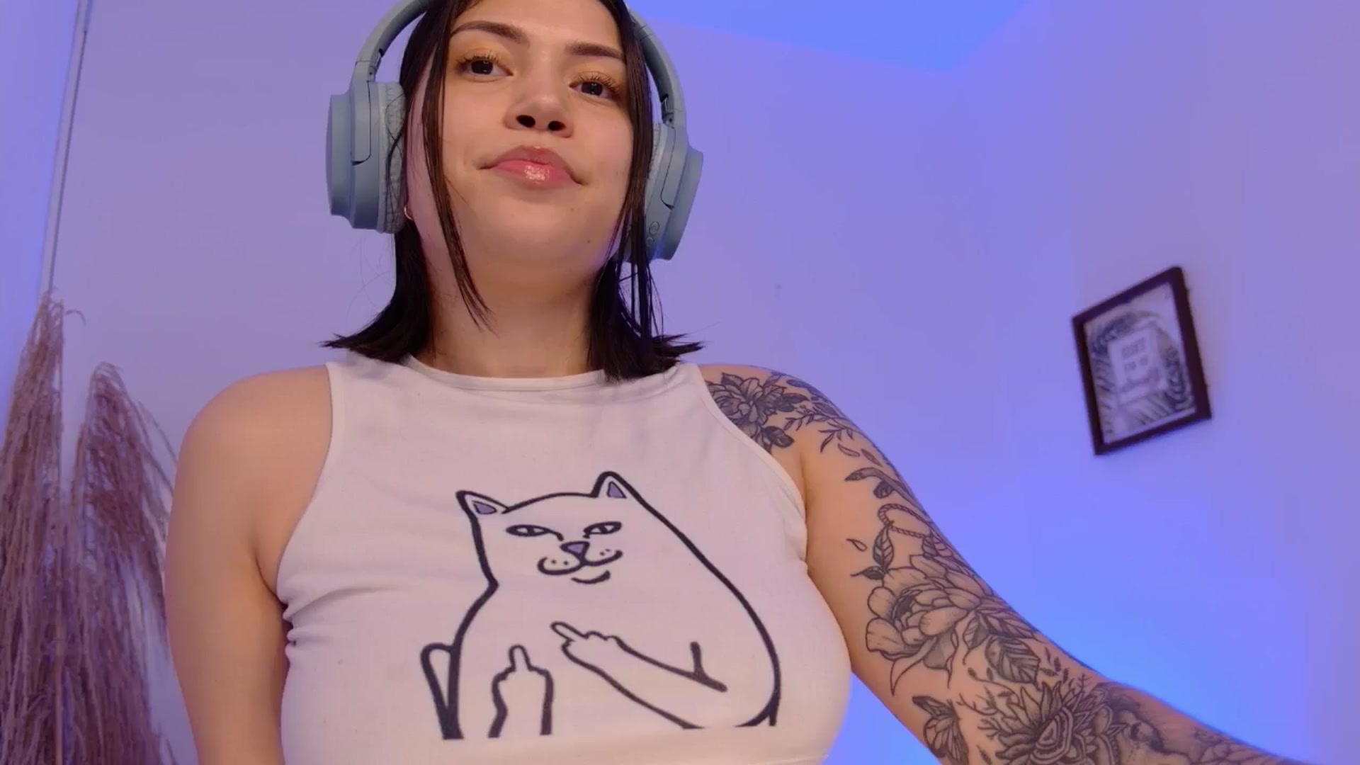 Gallery image thumbnail from angel_sweet9's myfreecams stream on, 04/03/2025, 24:22 image 14 of 20