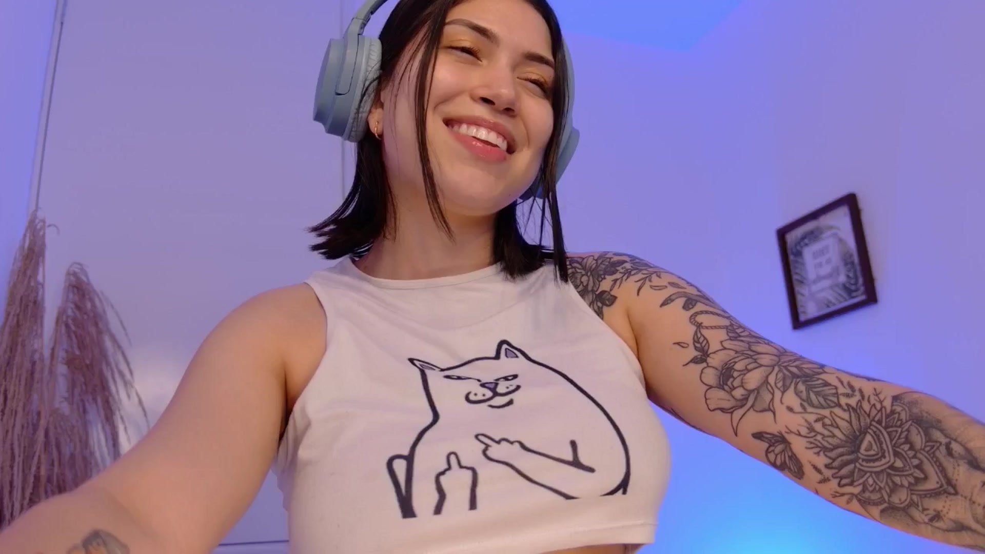 Gallery image thumbnail from angel_sweet9's myfreecams stream on, 04/03/2025, 24:22 image 11 of 20