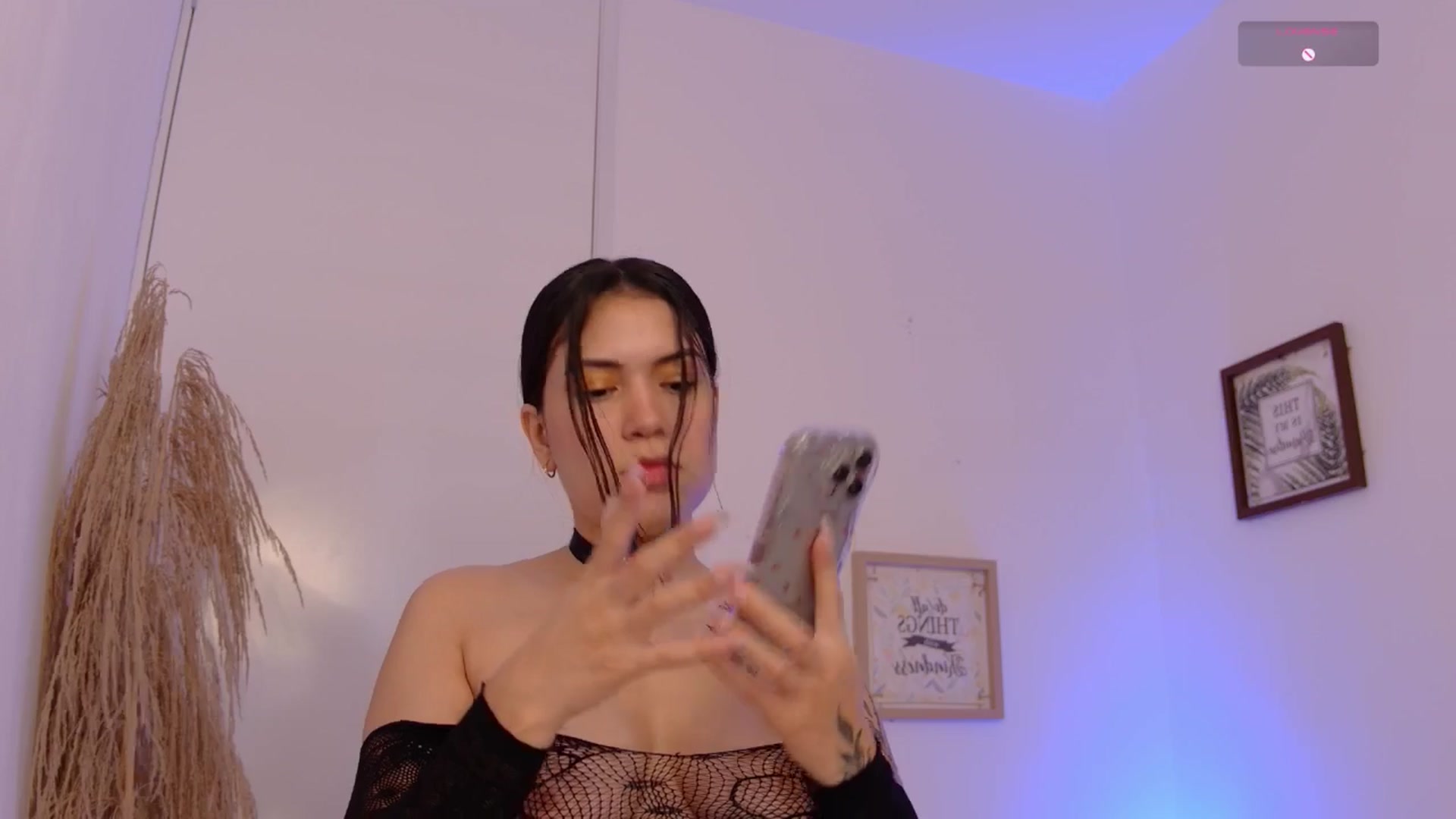 Gallery image thumbnail from angel_sweet9's myfreecams stream on, 04/16/2025, 20:07 image 18 of 20