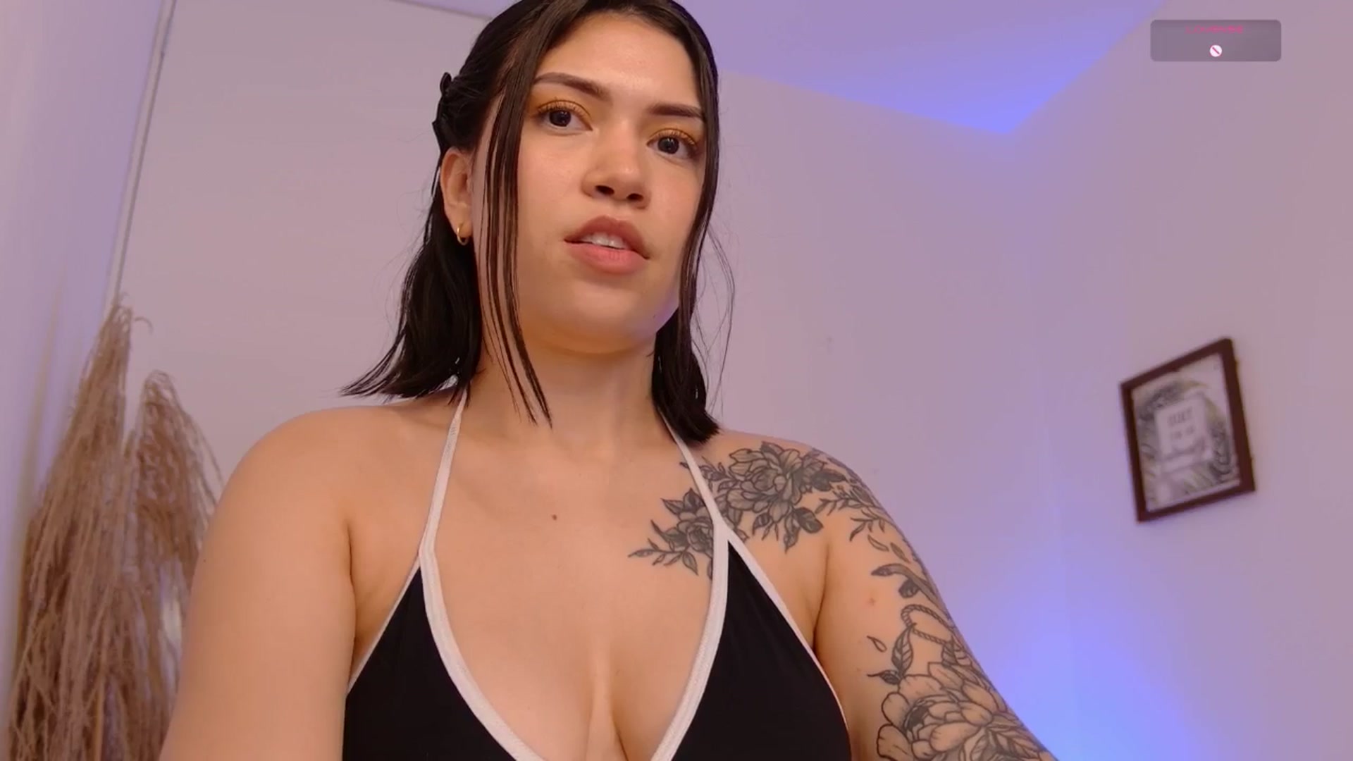 Gallery image thumbnail from angel_sweet9's myfreecams stream on, 04/17/2025, 16:19 image 15 of 20