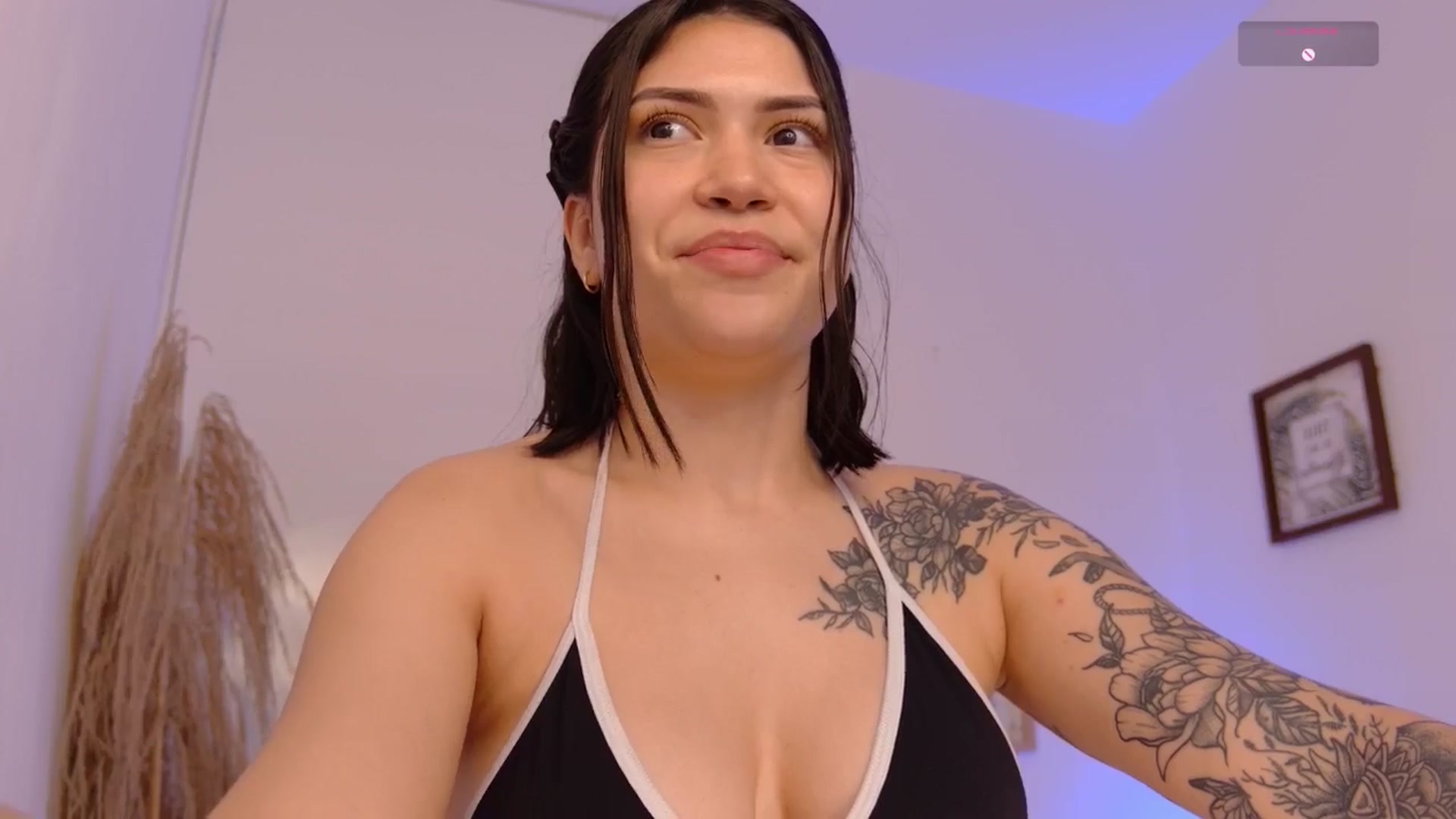 Gallery image thumbnail from angel_sweet9's myfreecams stream on, 04/17/2025, 16:19 image 19 of 20