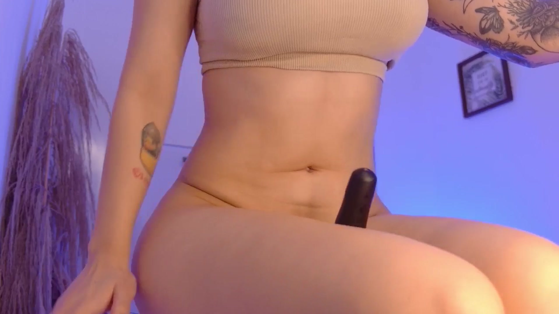 Gallery image thumbnail from angel_sweet9's myfreecams stream on, 04/19/2025, 24:10 image 10 of 20