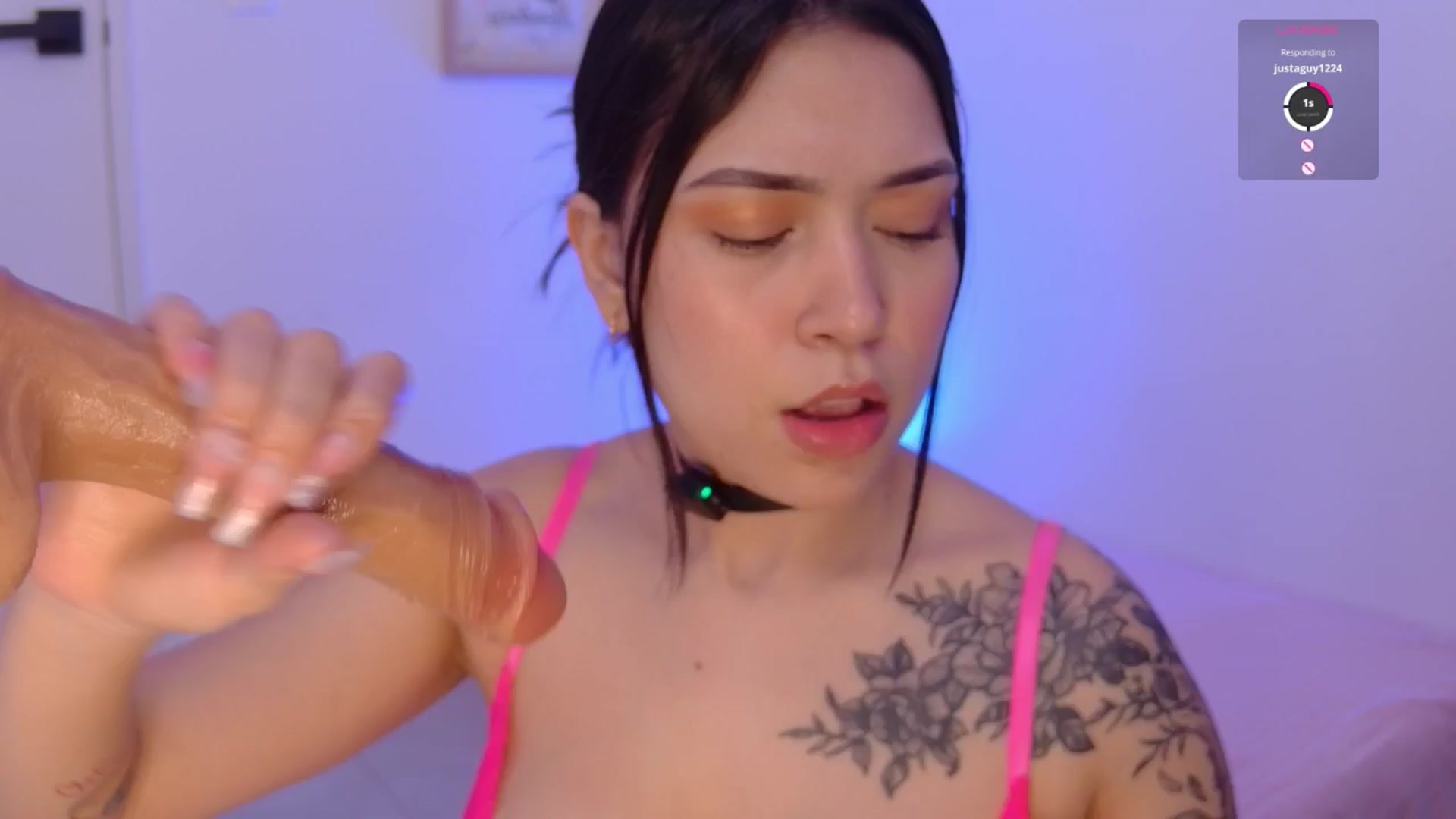 Gallery image thumbnail from angel_sweet9's myfreecams stream on, 04/19/2025, 14:45 image 9 of 20