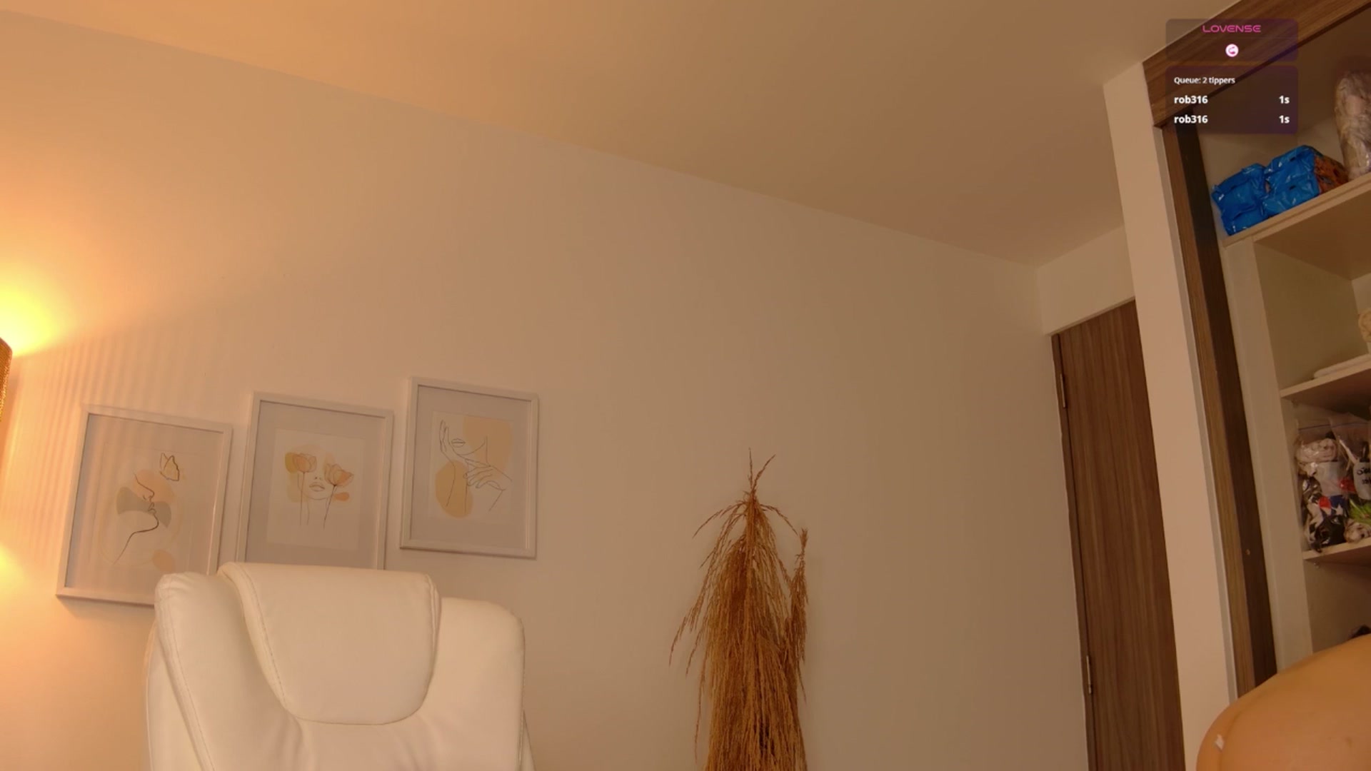 Gallery image thumbnail from angel_sweet9's myfreecams stream on, 05/21/2025, 16:09 image 13 of 20