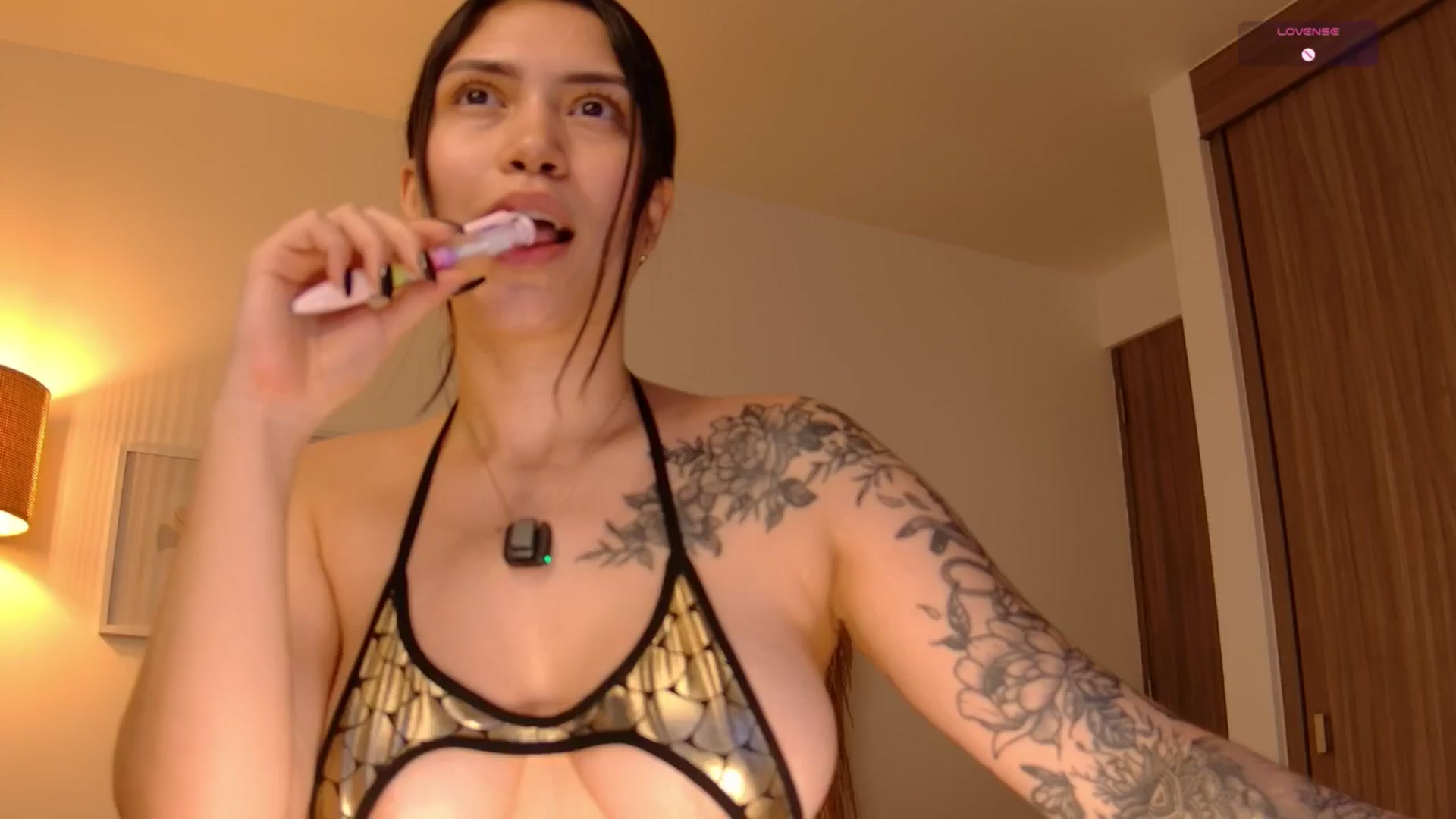 Gallery image thumbnail from angel_sweet9's myfreecams stream on, 05/21/2025, 21:59 image 17 of 20