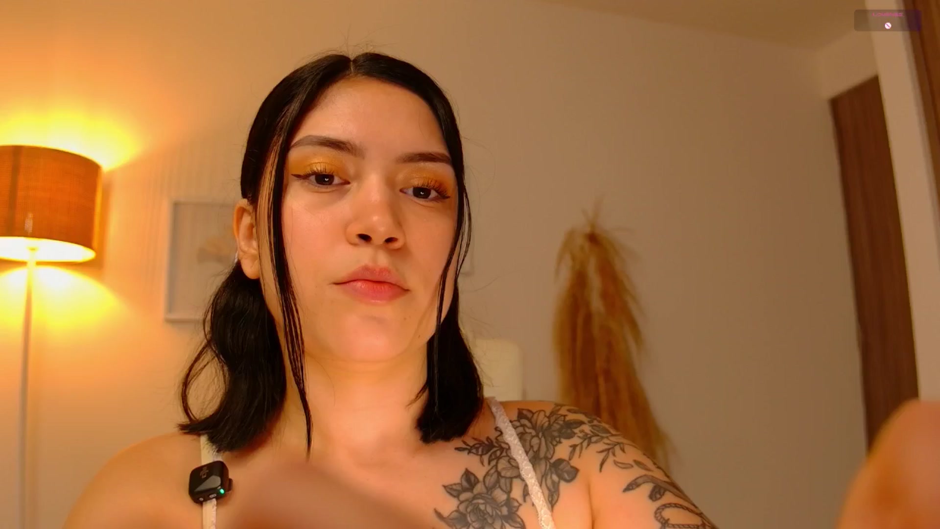 Gallery image thumbnail from angel_sweet9's myfreecams stream on, 06/10/2025, 13:00 image 17 of 20