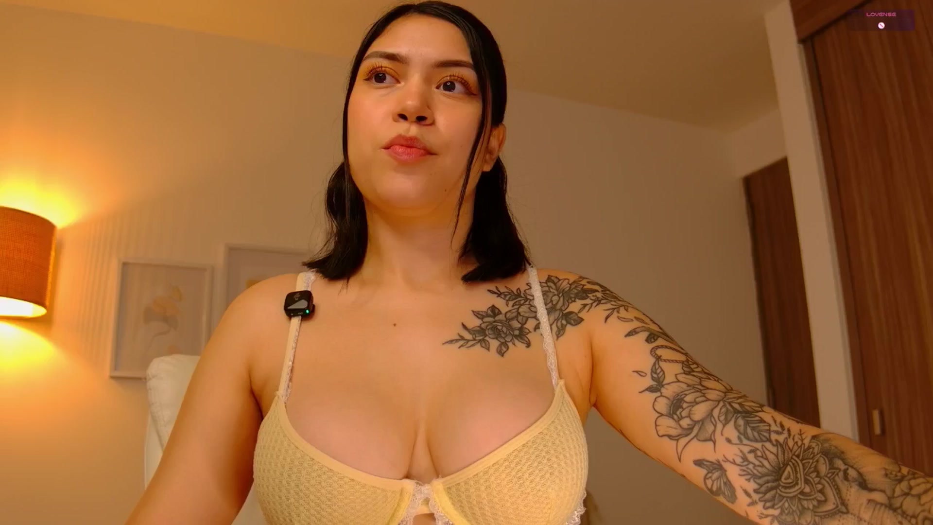 Gallery image thumbnail from angel_sweet9's myfreecams stream on, 06/10/2025, 13:00 image 5 of 20