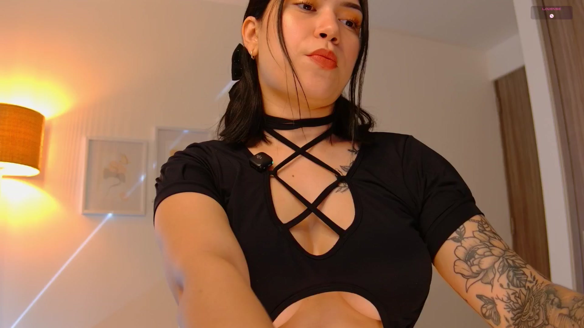 Gallery image thumbnail from angel_sweet9's myfreecams stream on, 06/15/2025, 14:40 image 17 of 20