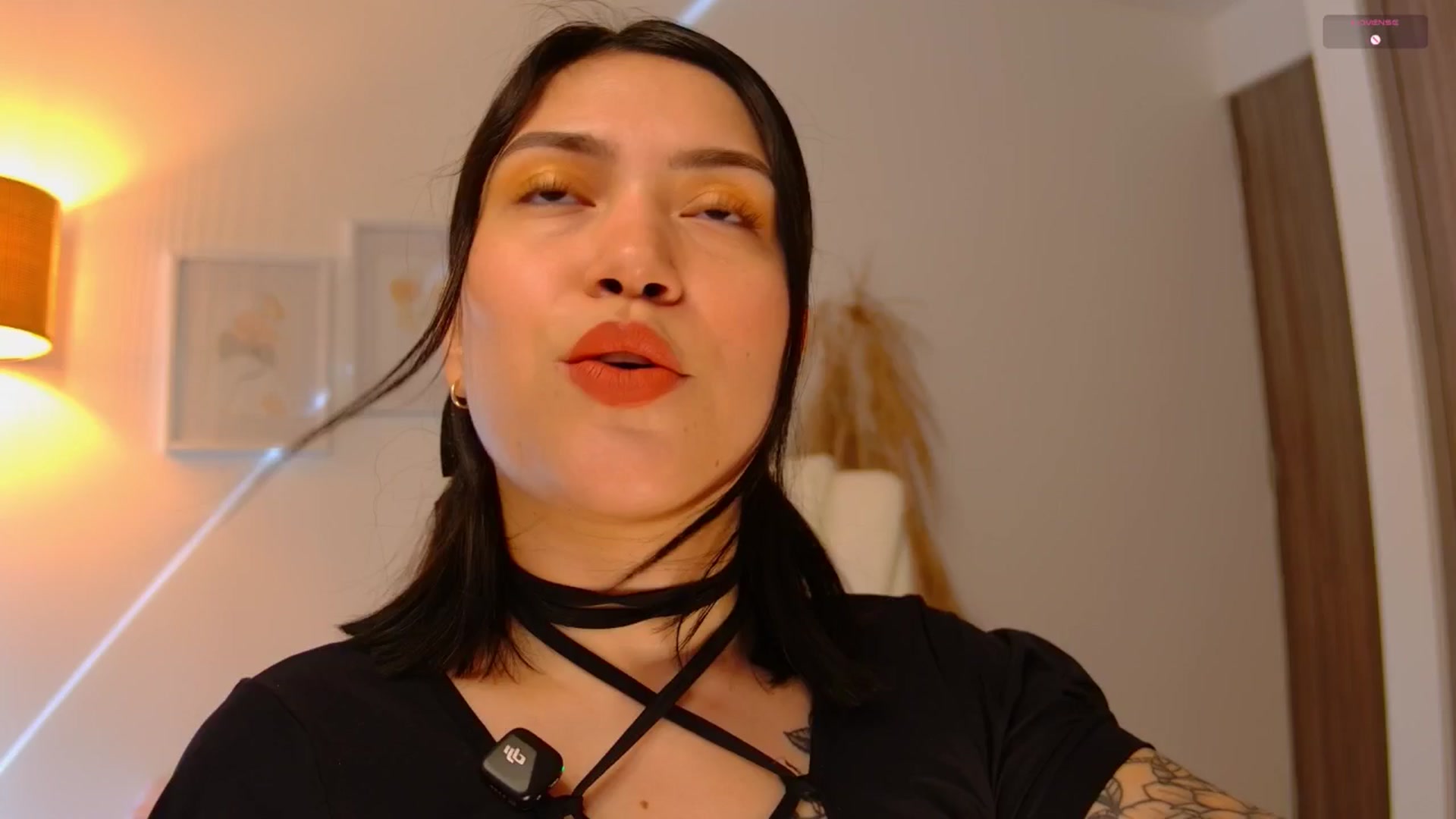 Gallery image thumbnail from angel_sweet9's myfreecams stream on, 06/15/2025, 14:40 image 6 of 20