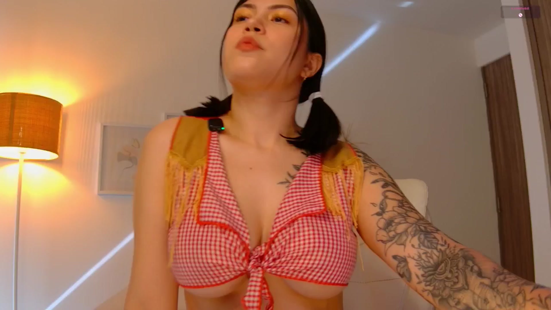 Gallery image thumbnail from angel_sweet9's myfreecams stream on, 06/21/2025, 14:17 image 5 of 20