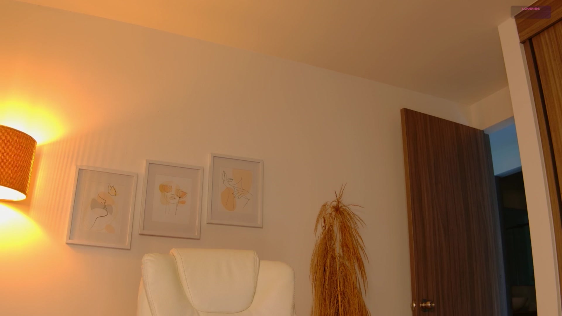 Gallery image thumbnail from angel_sweet9's myfreecams stream on, 06/21/2025, 18:00 image 8 of 20