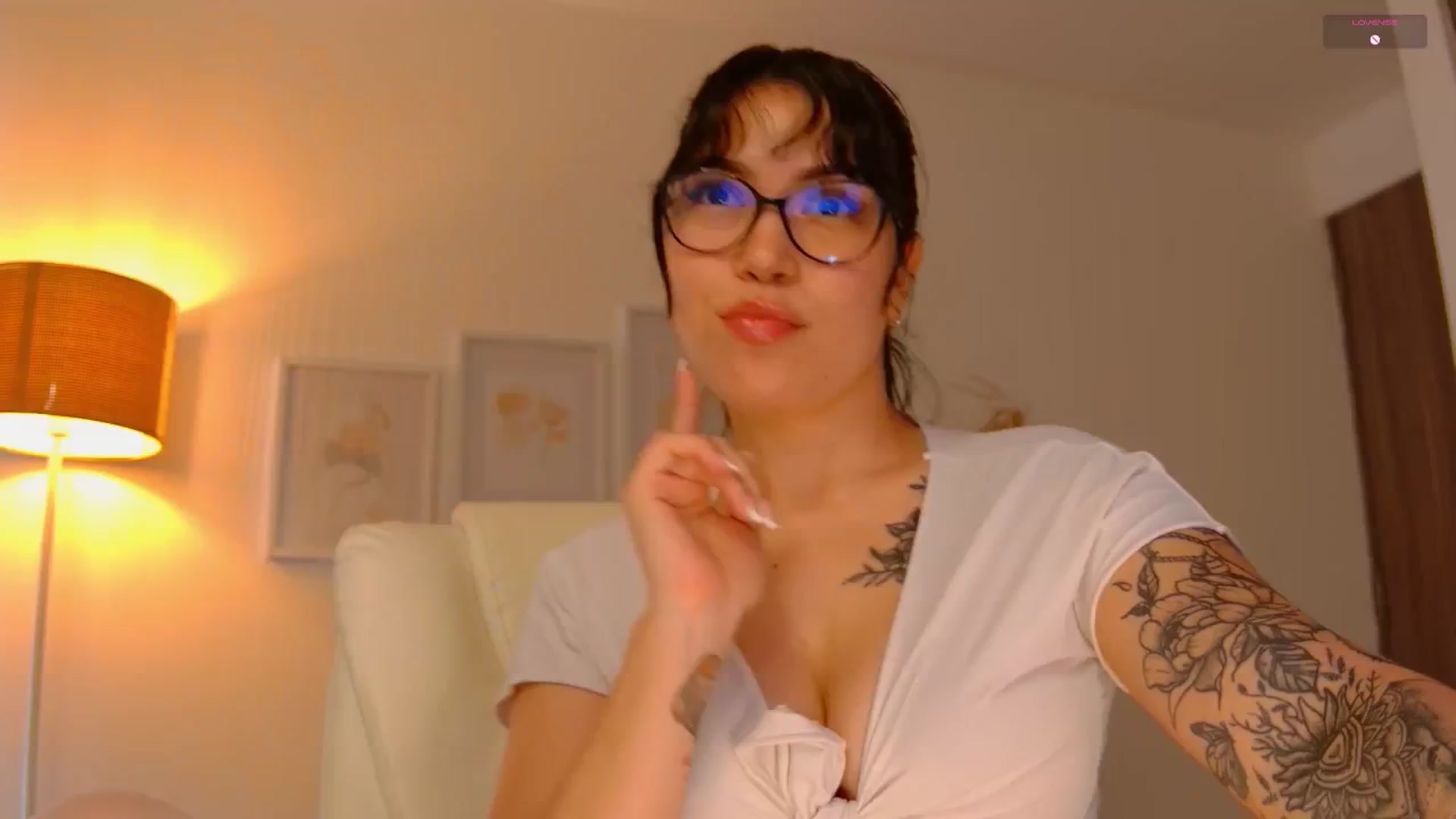 Gallery image thumbnail from angel_sweet9's myfreecams stream on, 07/18/2025, 16:10 image 2 of 20