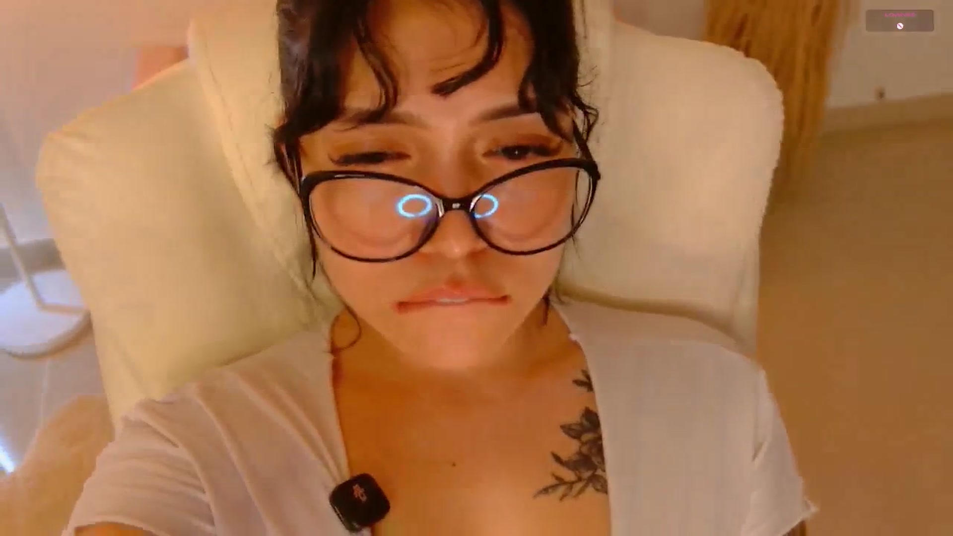 Gallery image thumbnail from angel_sweet9's myfreecams stream on, 07/18/2025, 16:10 image 12 of 20