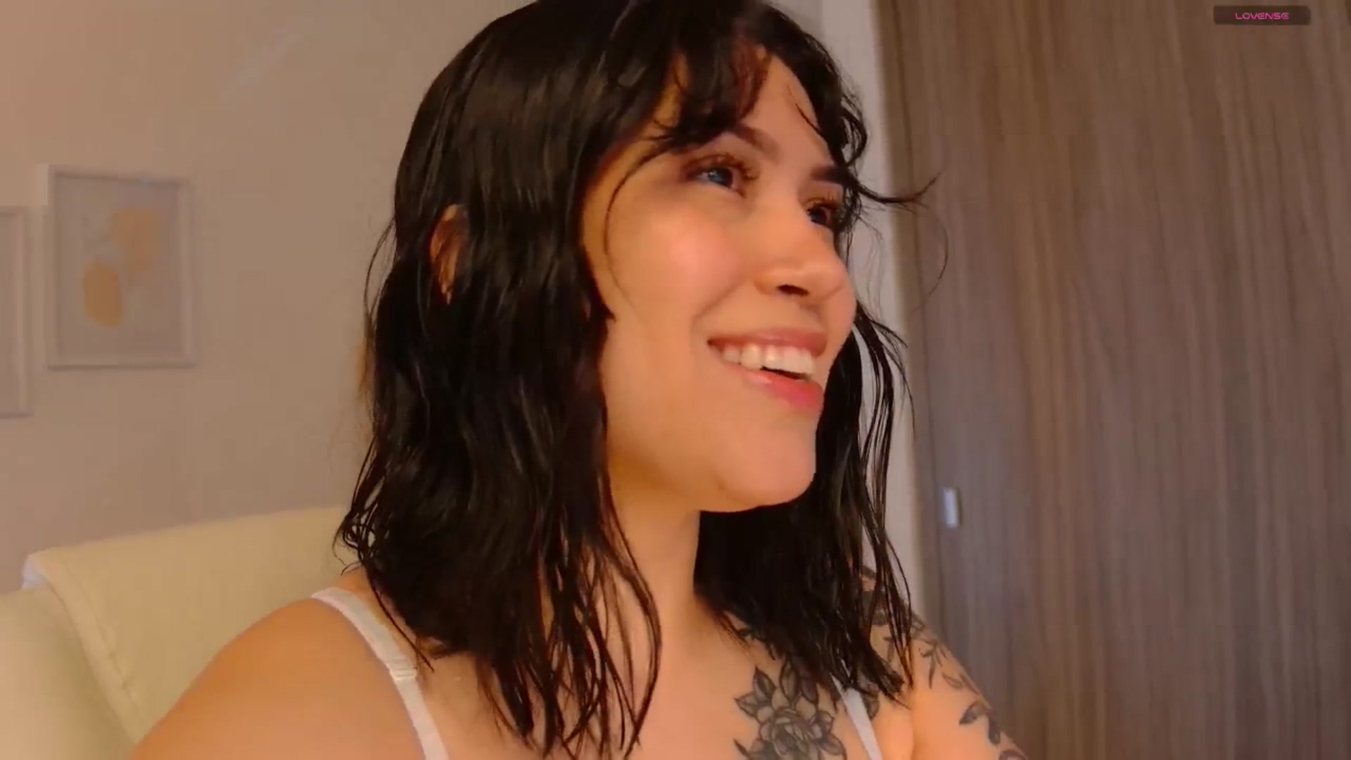 Gallery image thumbnail from angel_sweet9's myfreecams stream on, 07/22/2025, 14:22 image 4 of 20