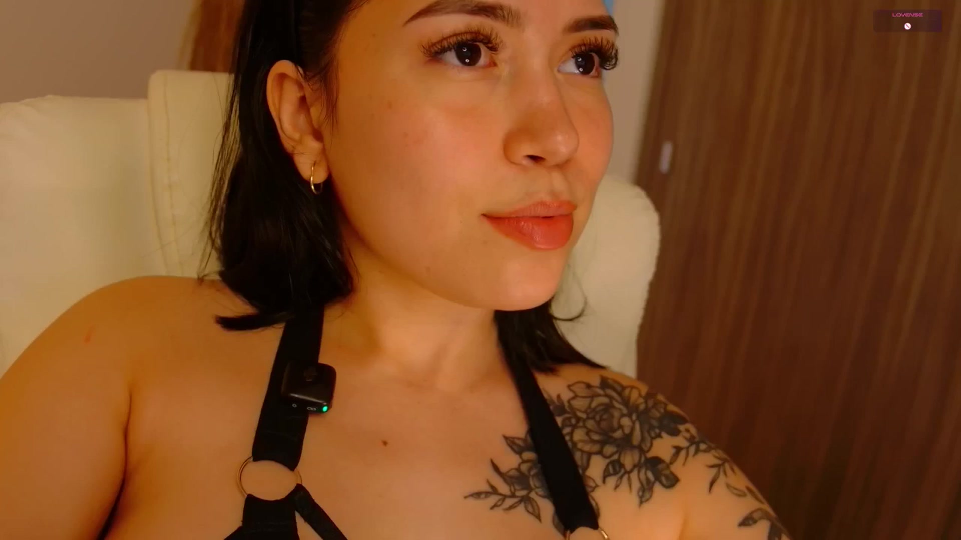 Gallery image thumbnail from angel_sweet9's myfreecams stream on, 07/25/2025, 17:34 image 3 of 20