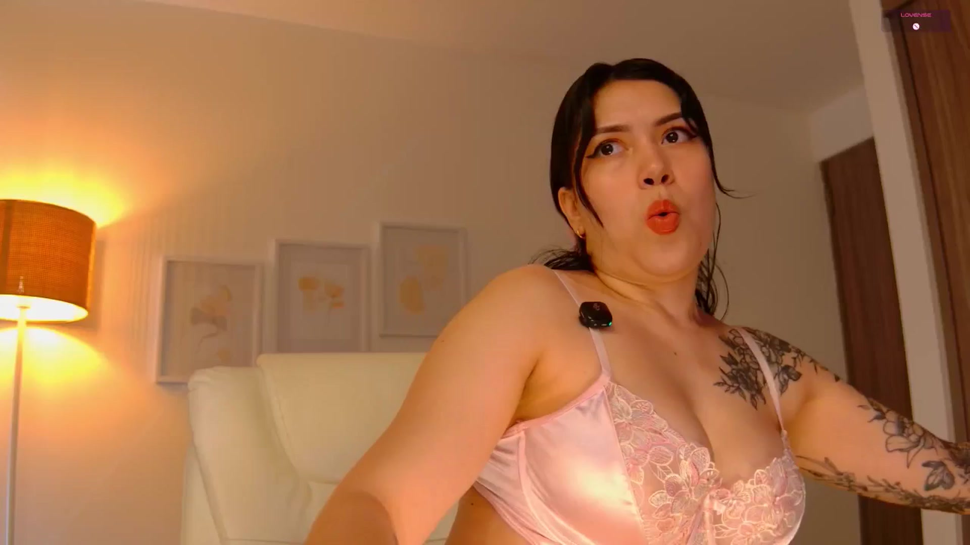 Gallery image thumbnail from angel_sweet9's myfreecams stream on, 08/01/2025, 14:50 image 4 of 20