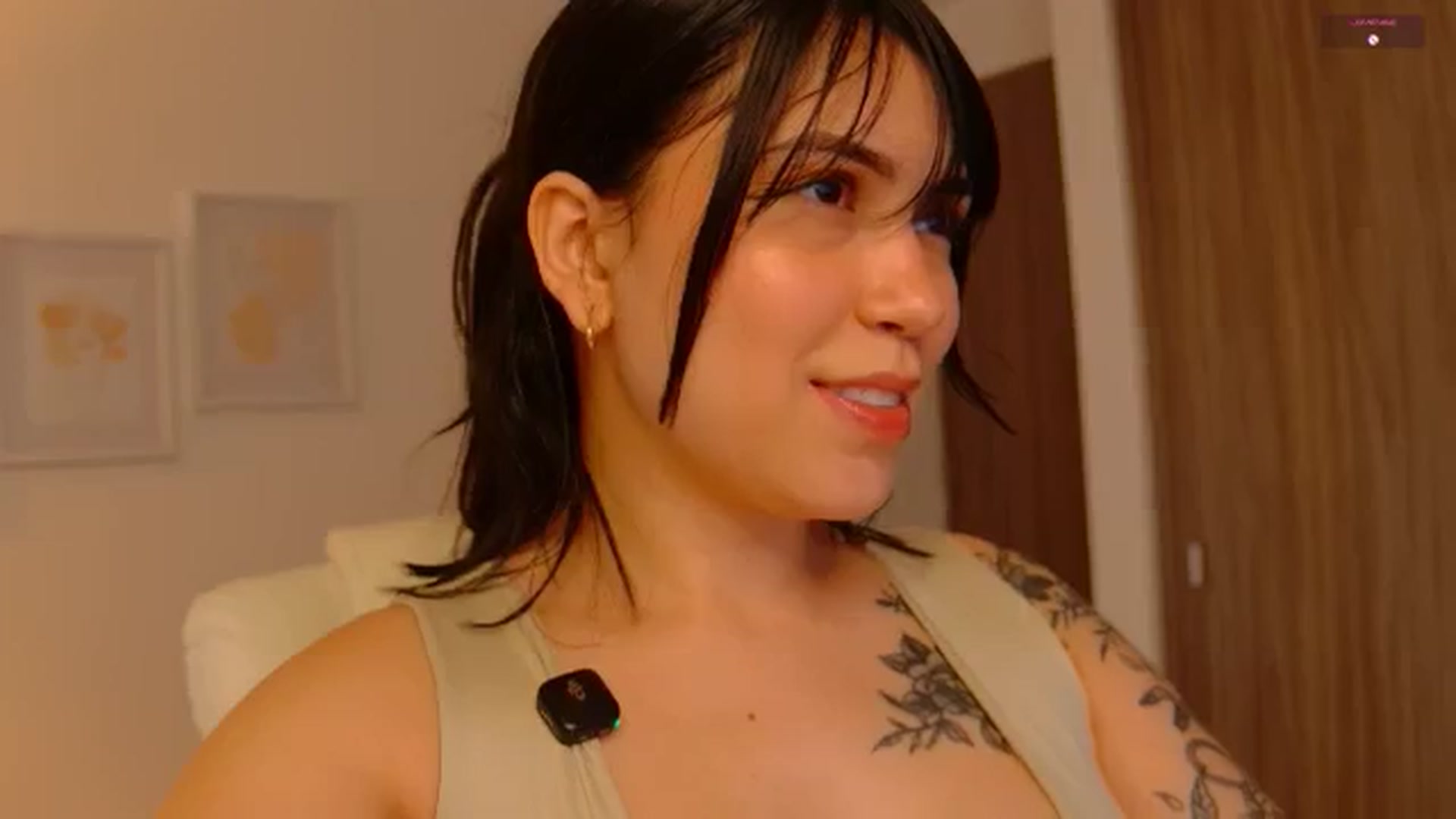 Gallery image thumbnail from angel_sweet9's myfreecams stream on, 08/08/2025, 15:08 image 10 of 20