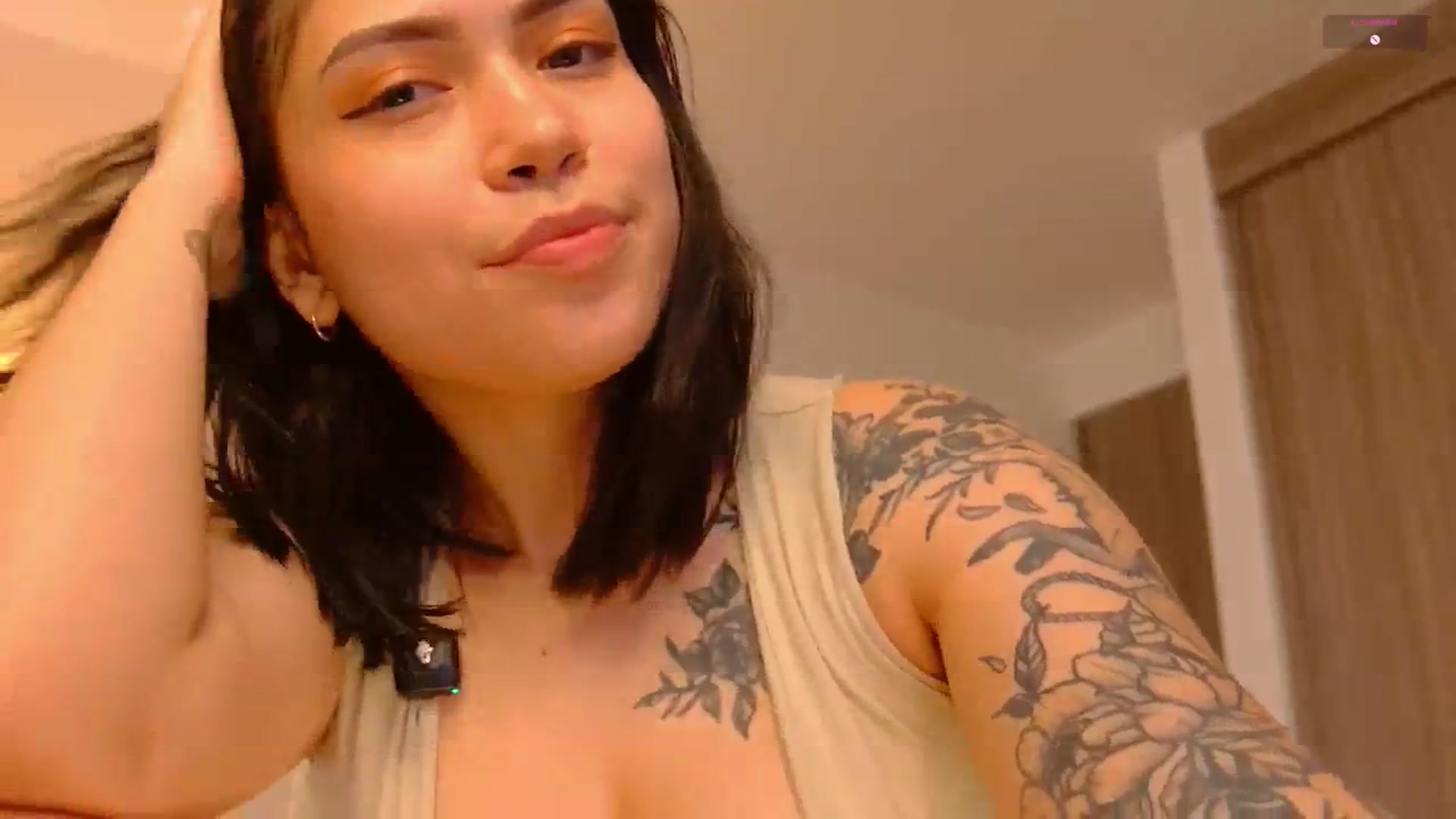 Gallery image thumbnail from angel_sweet9's myfreecams stream on, 08/08/2025, 16:06 image 13 of 20