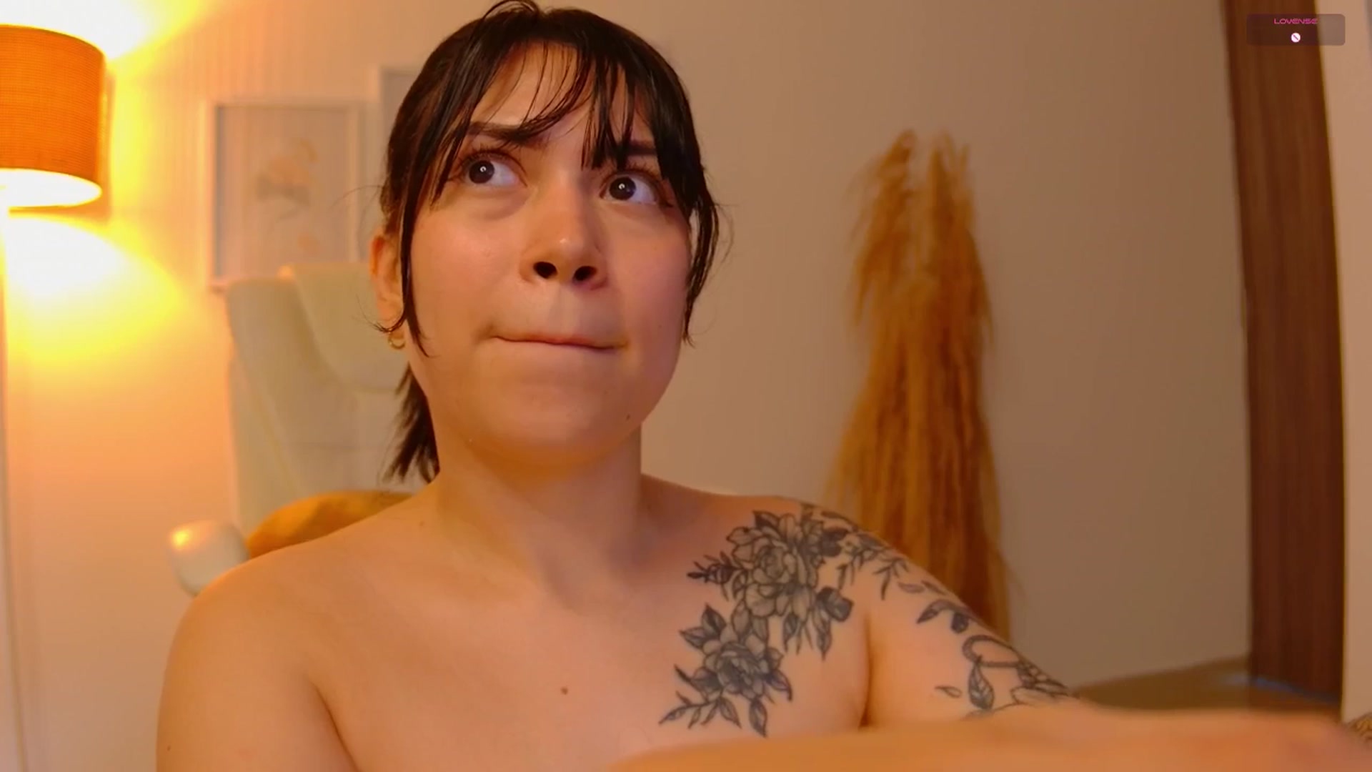 Gallery image thumbnail from angel_sweet9's myfreecams stream on, 08/12/2025, 20:19 image 6 of 20