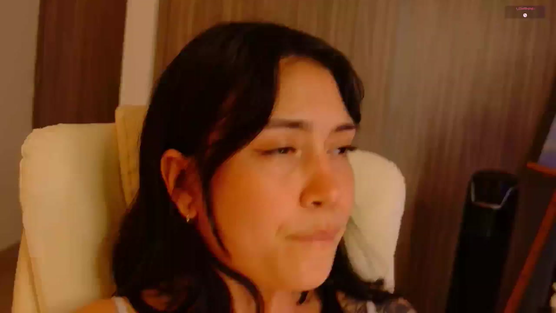 Gallery image thumbnail from angel_sweet9's myfreecams stream on, 08/18/2025, 21:12 image 13 of 20