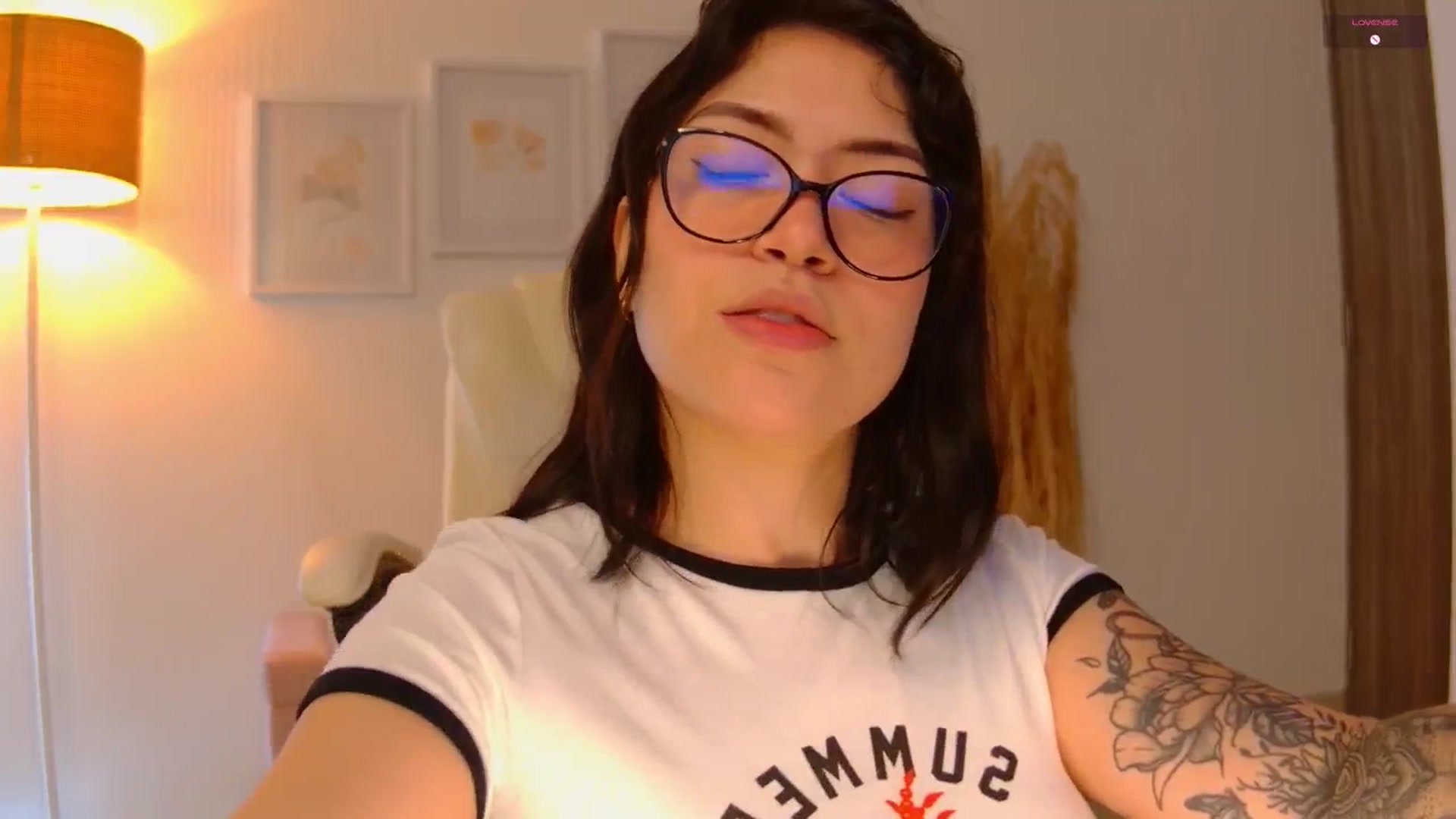 Gallery image thumbnail from angel_sweet9's myfreecams stream on, 08/20/2025, 14:32 image 5 of 20