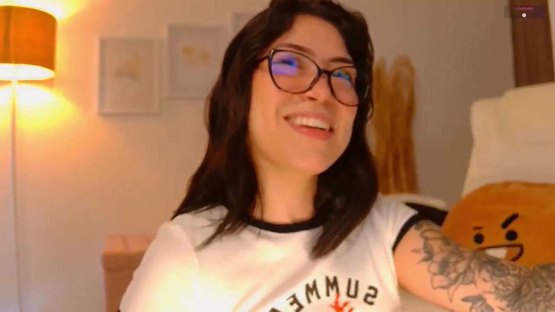 Gallery image thumbnail from angel_sweet9's myfreecams stream on, 08/20/2025, 14:32 image 19 of 20