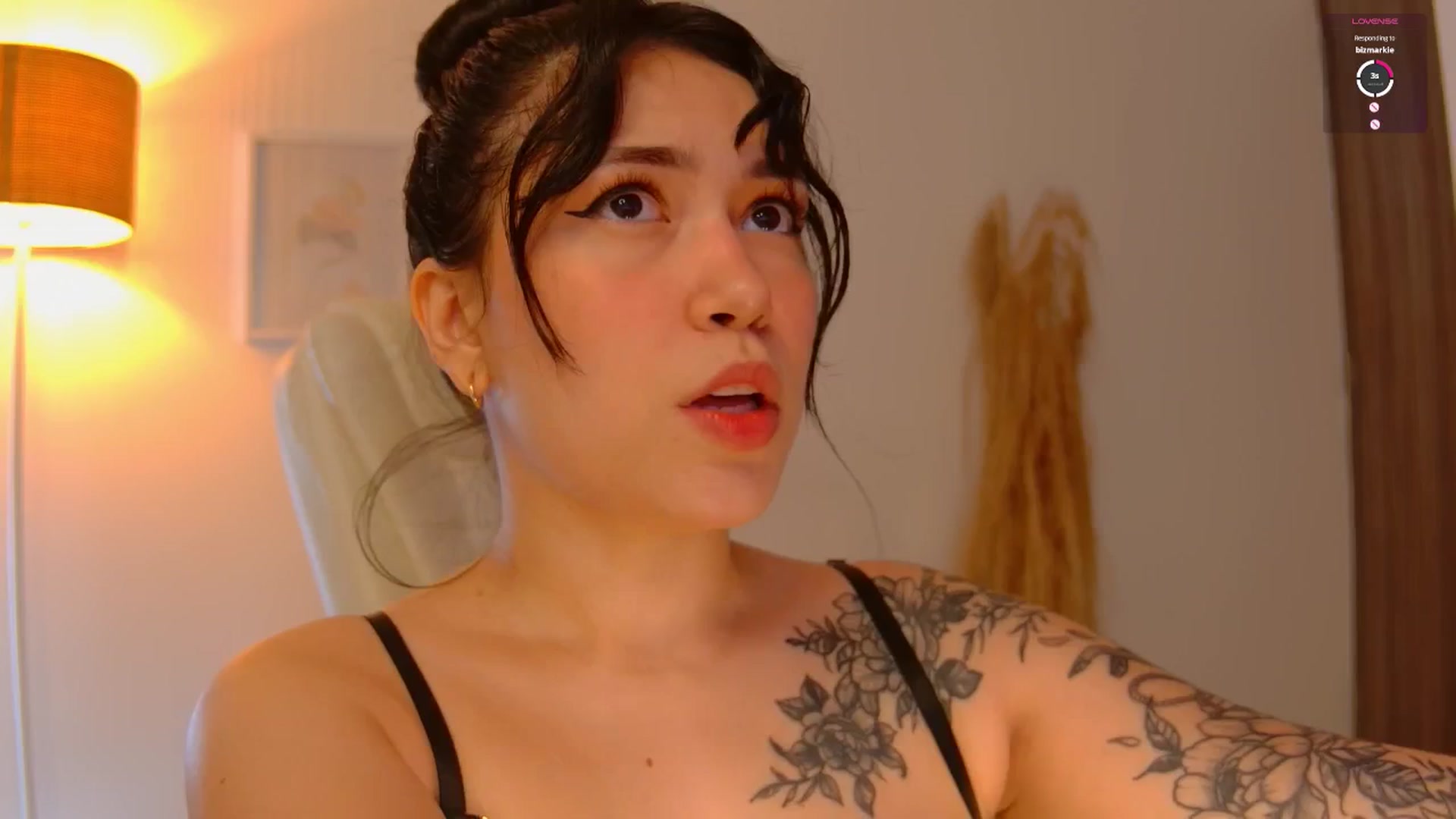 Gallery image thumbnail from angel_sweet9's myfreecams stream on, 08/22/2025, 14:40 image 8 of 20