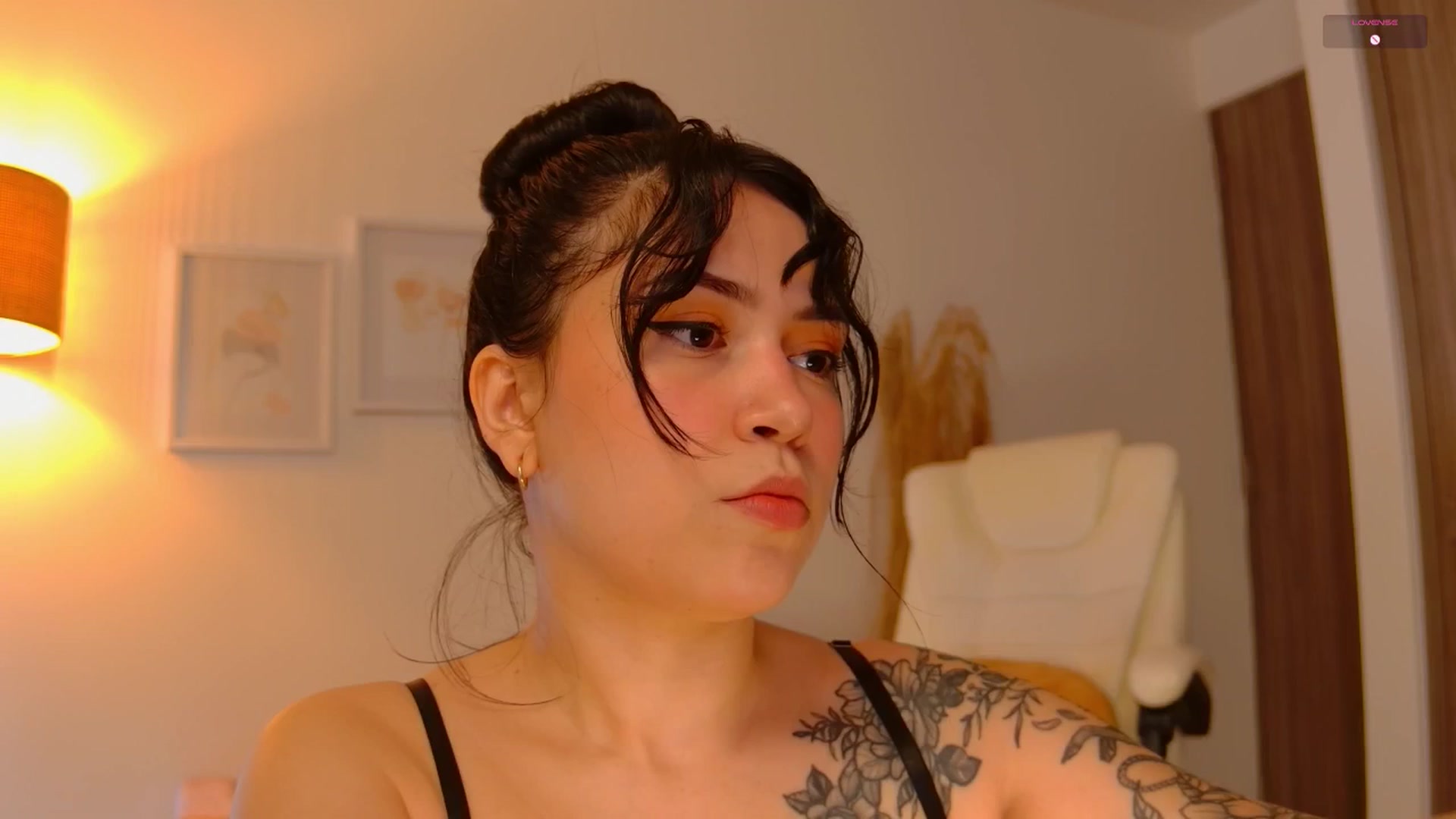 Gallery image thumbnail from angel_sweet9's myfreecams stream on, 08/22/2025, 14:40 image 15 of 20