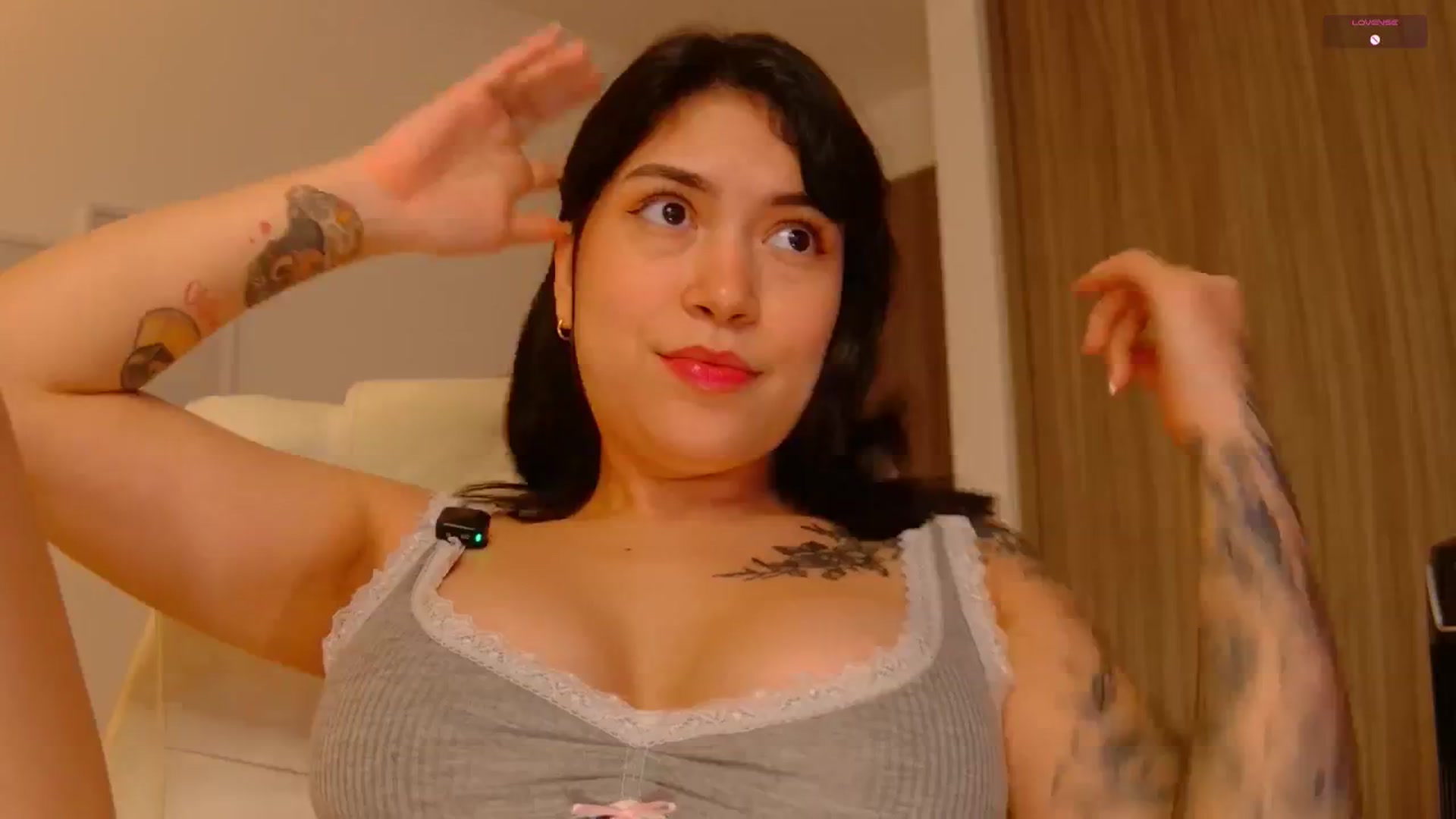 Gallery image thumbnail from angel_sweet9's myfreecams stream on, 08/25/2025, 15:49 image 19 of 20